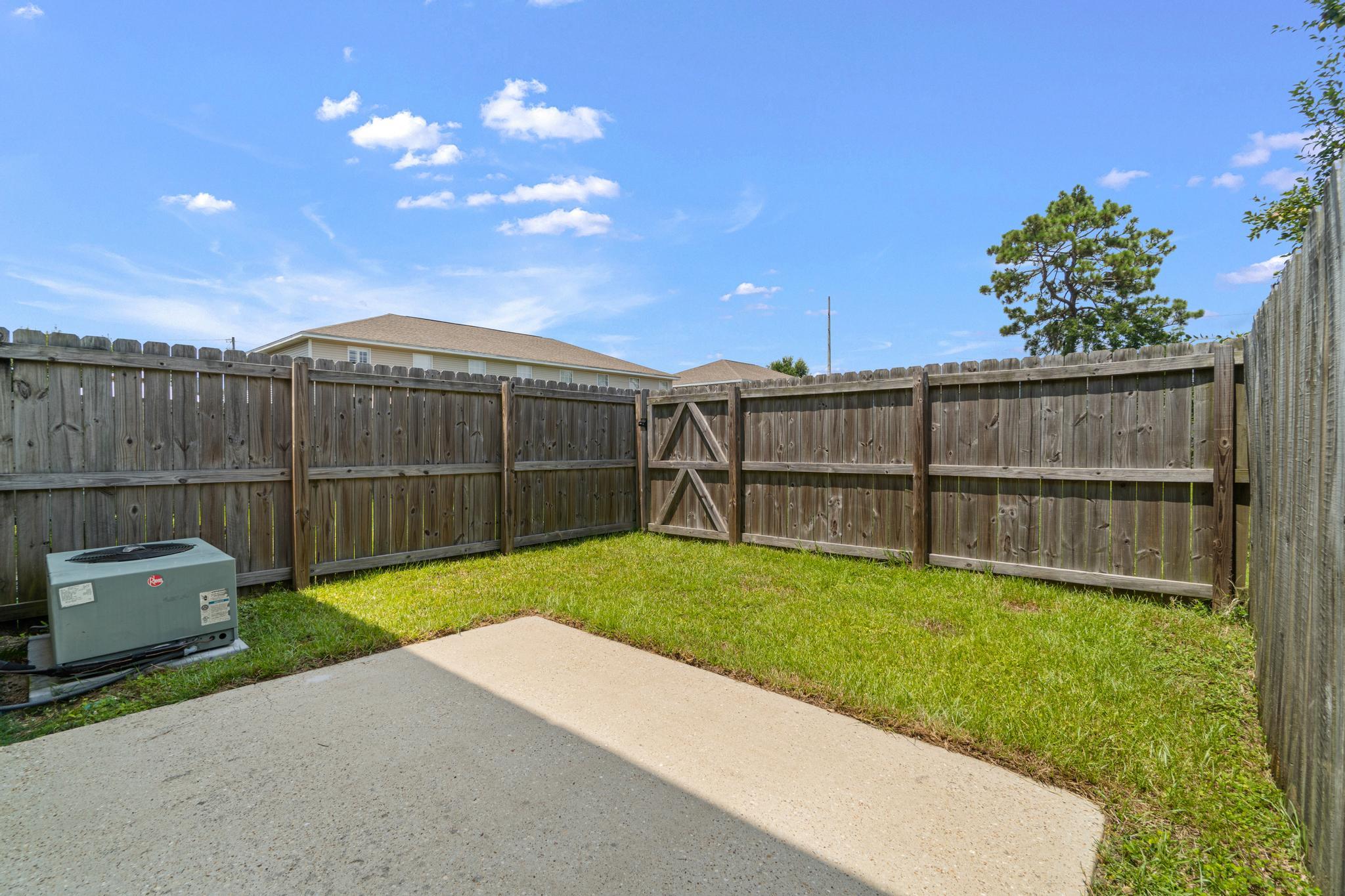HOUSTON MANOR - Residential