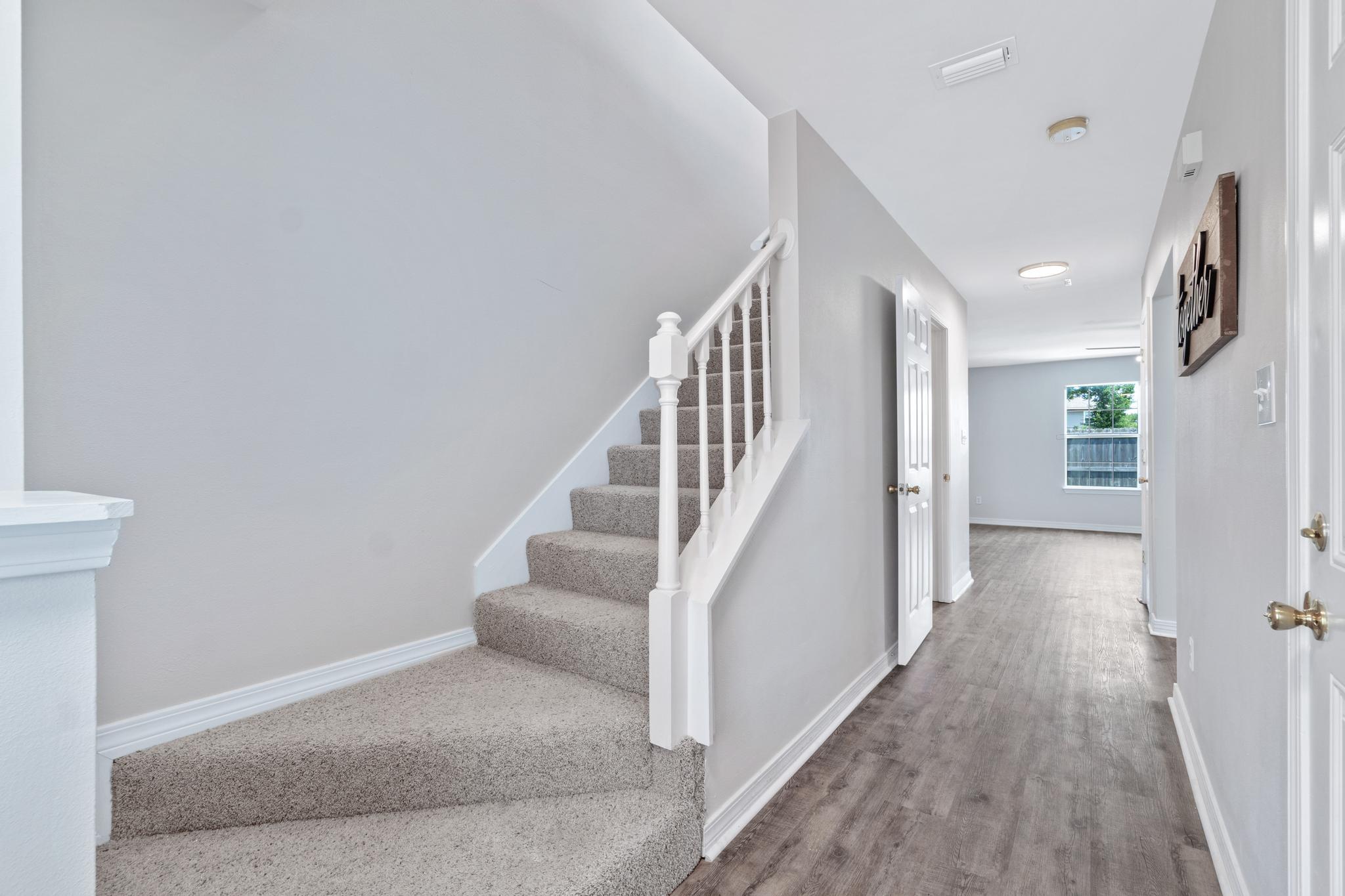 HOUSTON MANOR - Residential