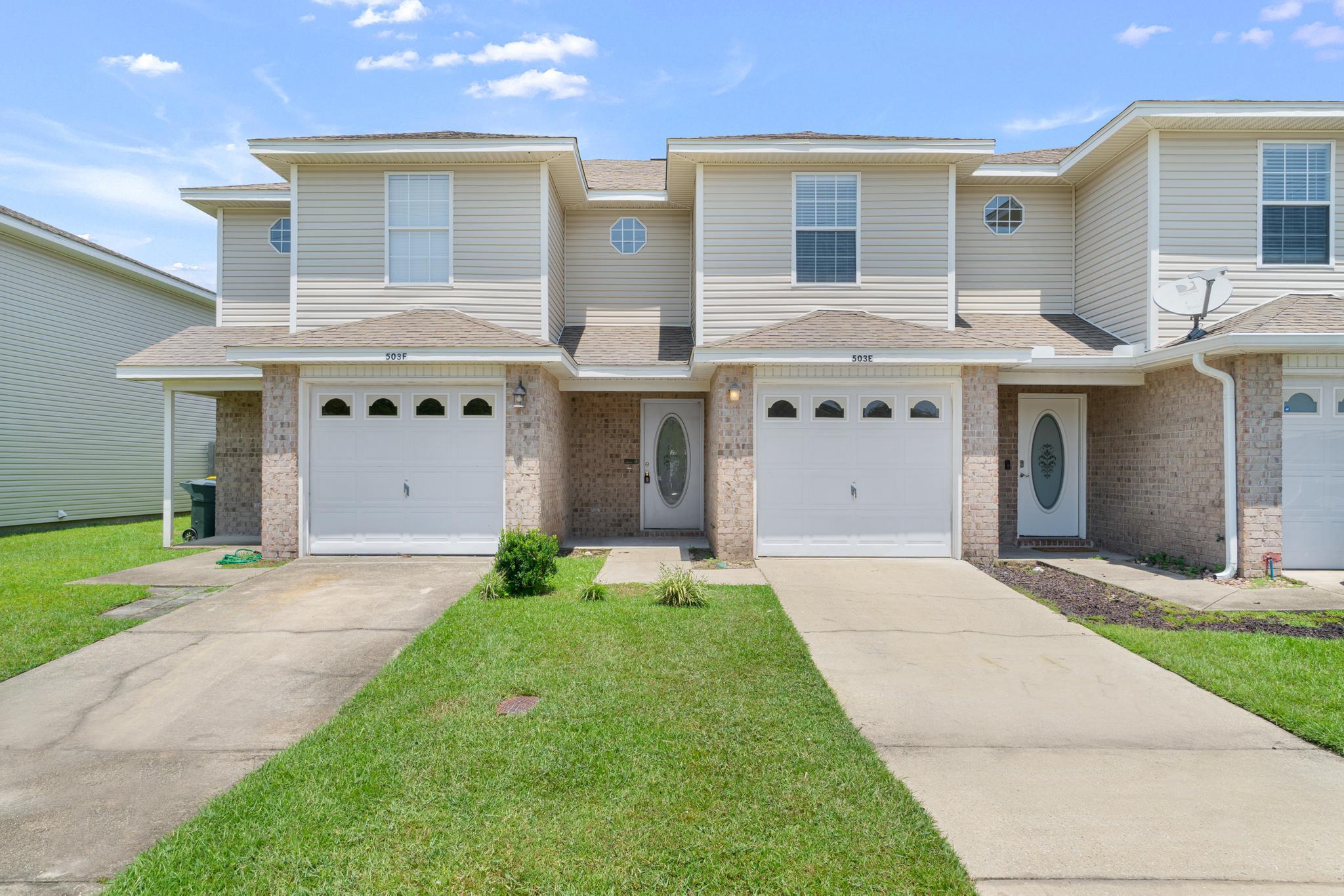 HOUSTON MANOR - Residential