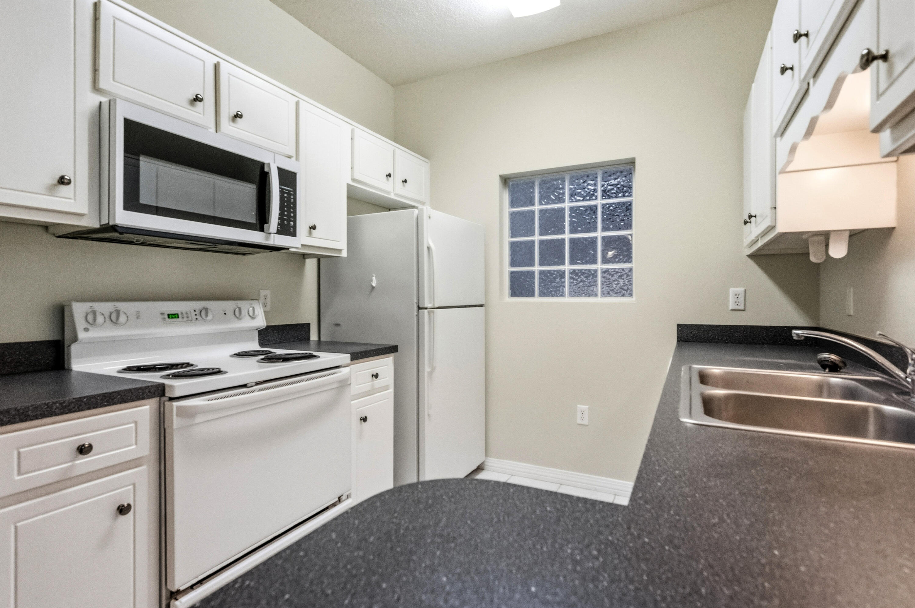 THE OAKS AT NICEVILLE - Residential