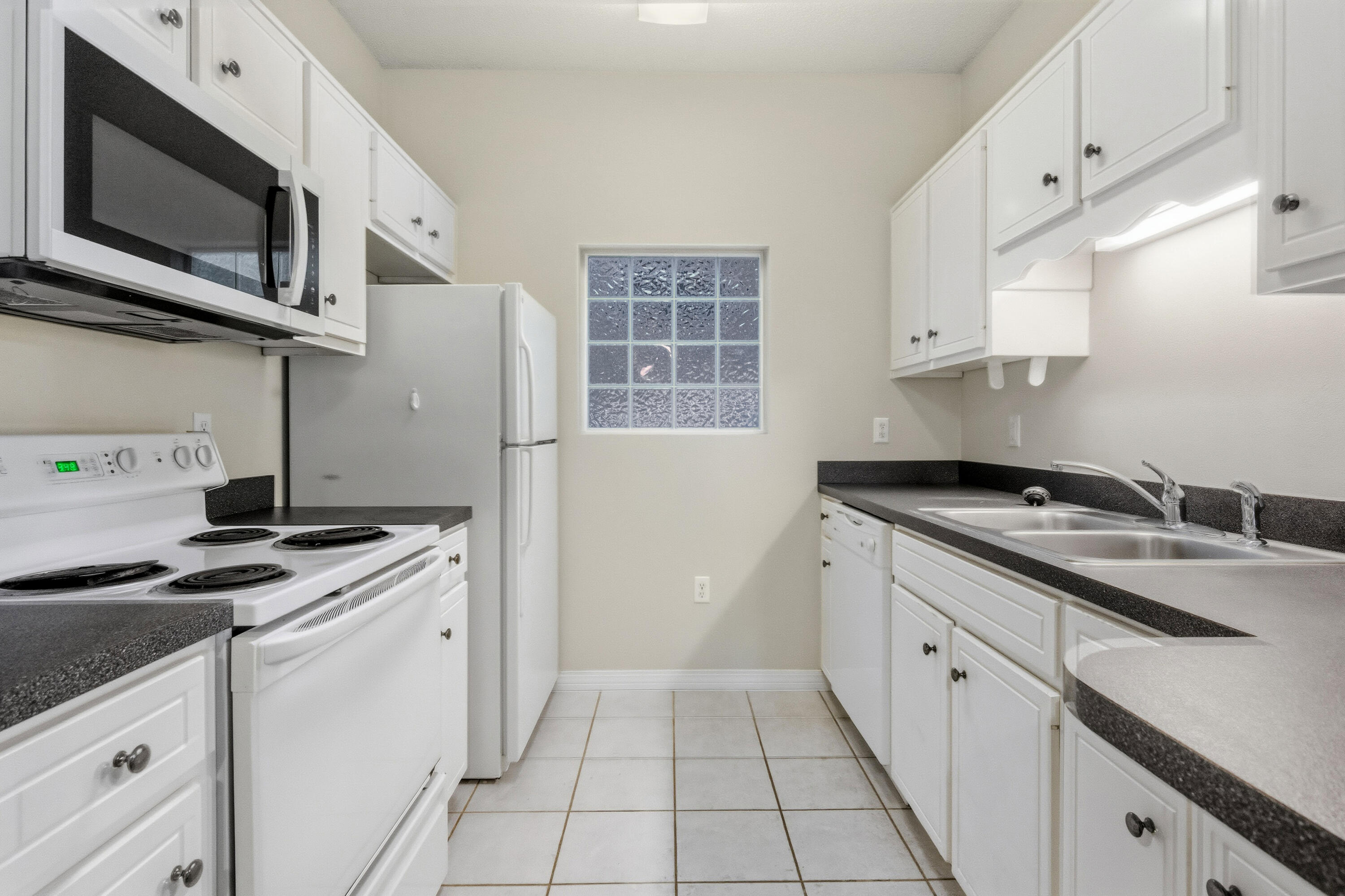 THE OAKS AT NICEVILLE - Residential