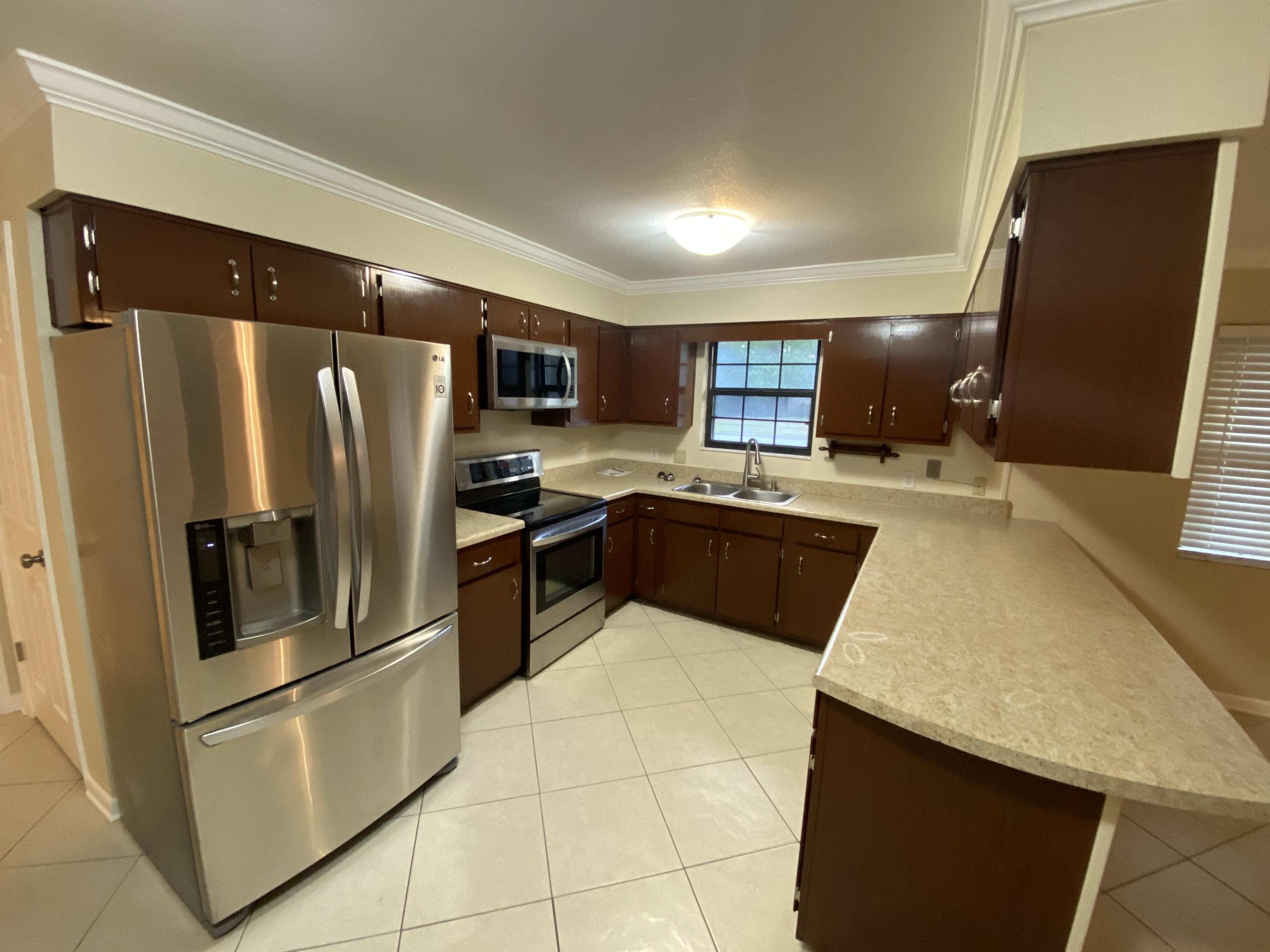 FOREST MANOR 2ND ADDN - Residential Lease