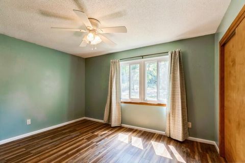 A home in DeFuniak Springs