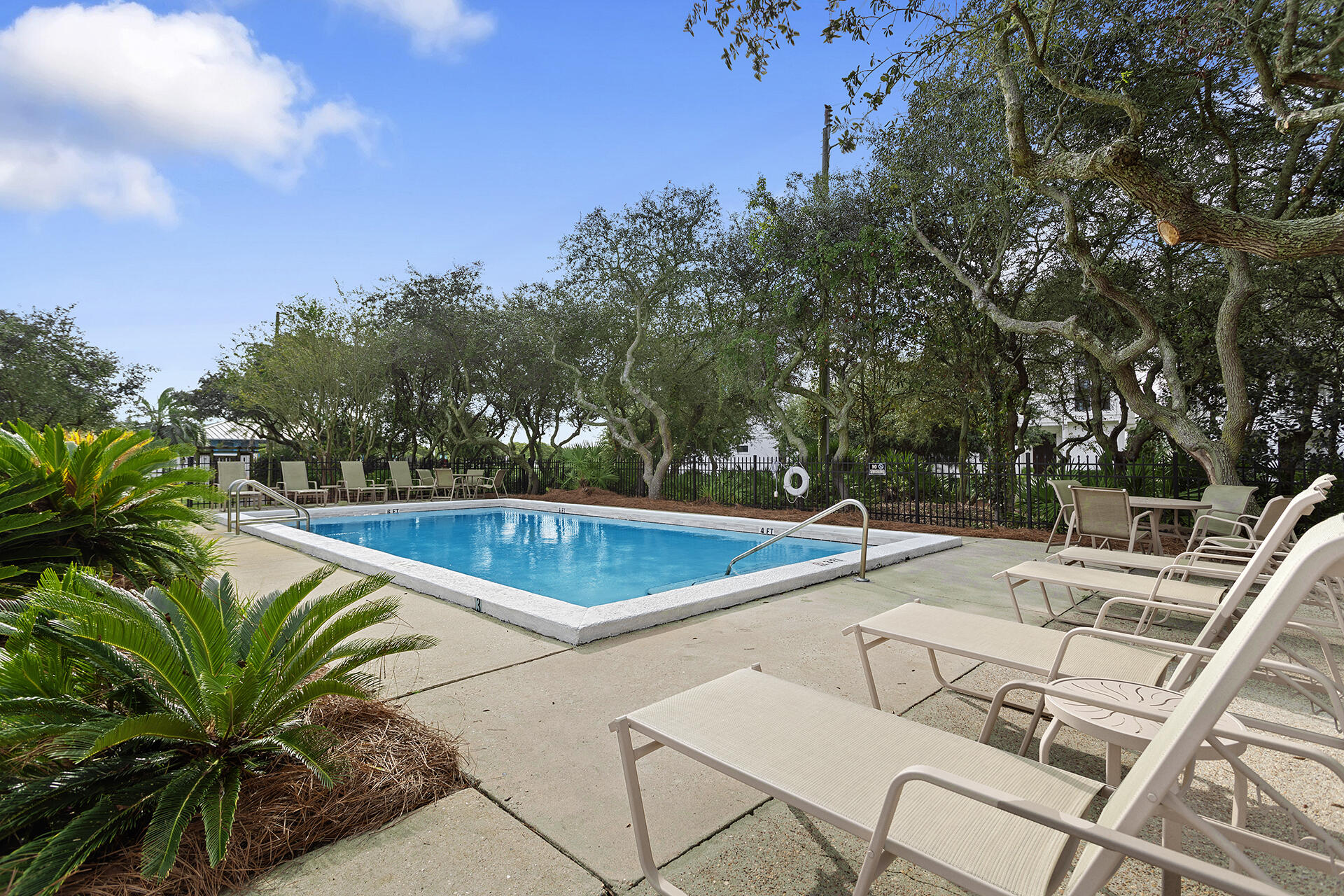 INLET DUNES CONDO PH 1 - Residential