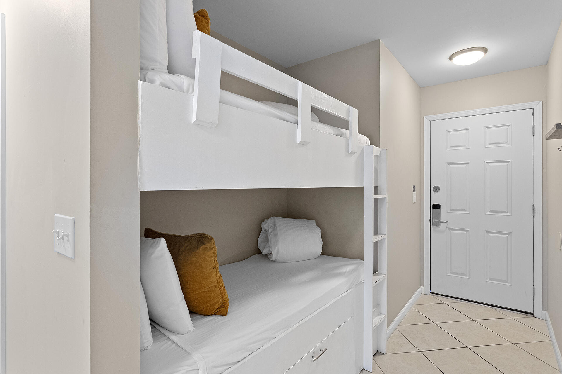 INLET DUNES CONDO PH 1 - Residential