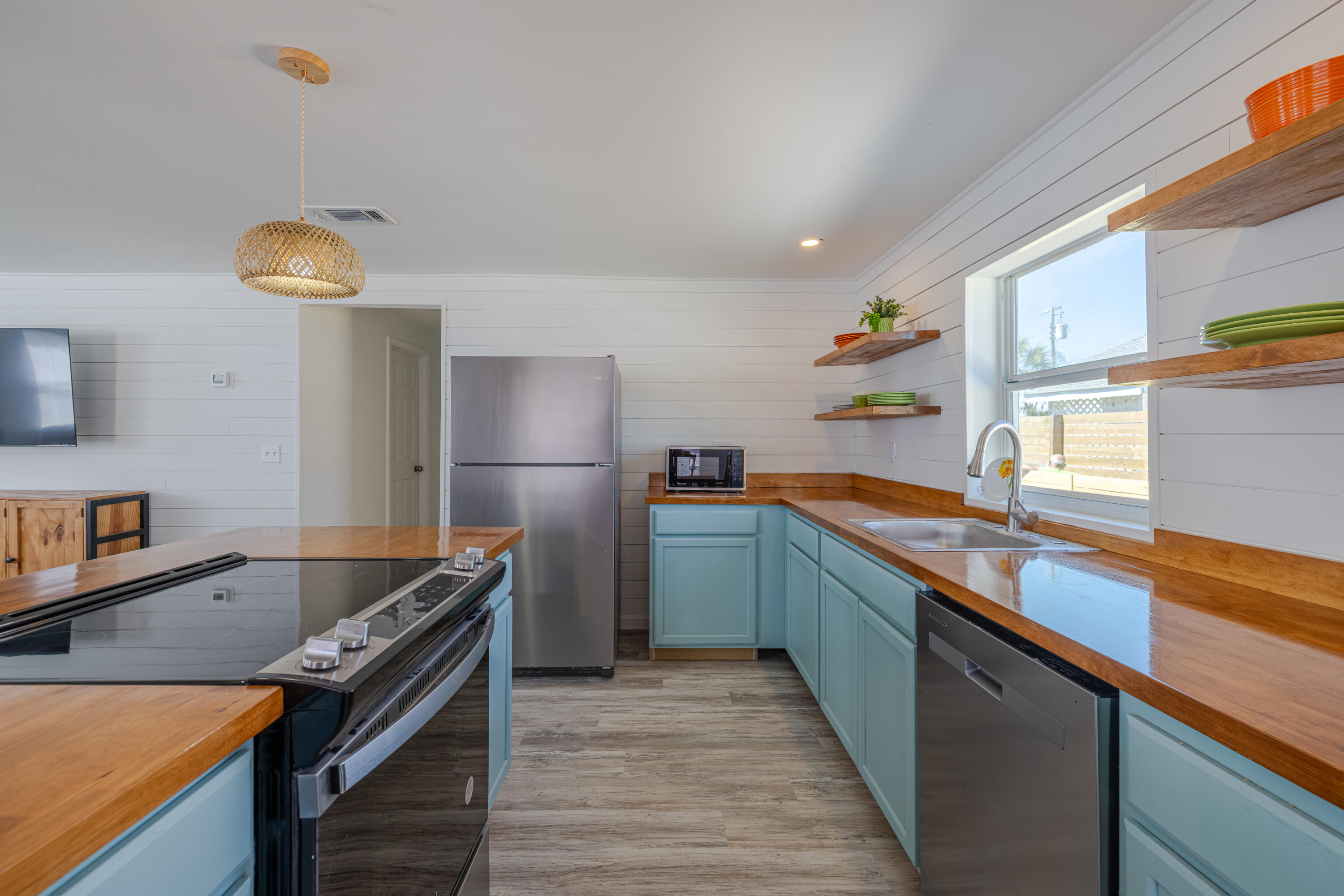 LAGUNA BEACH ESTATES 4TH ADDN - Residential
