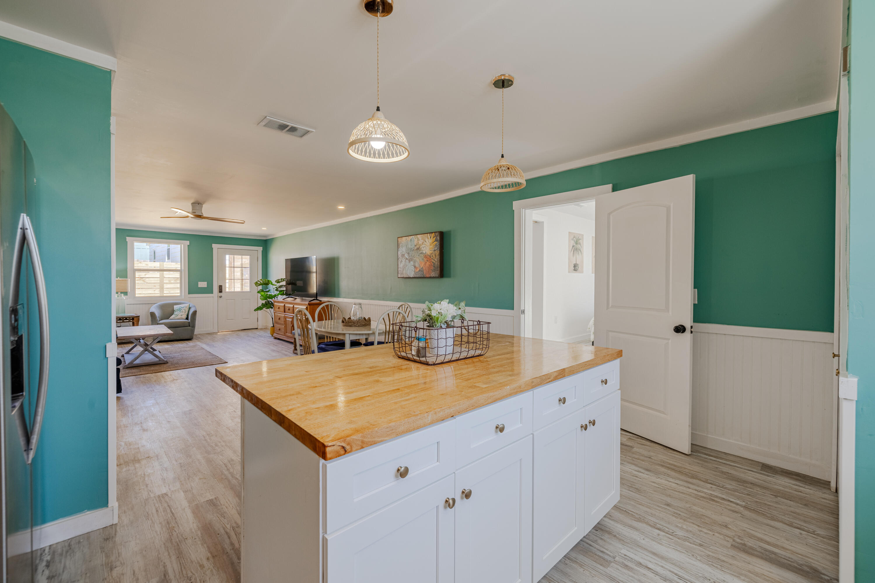 LAGUNA BEACH ESTATES 4TH ADDN - Residential