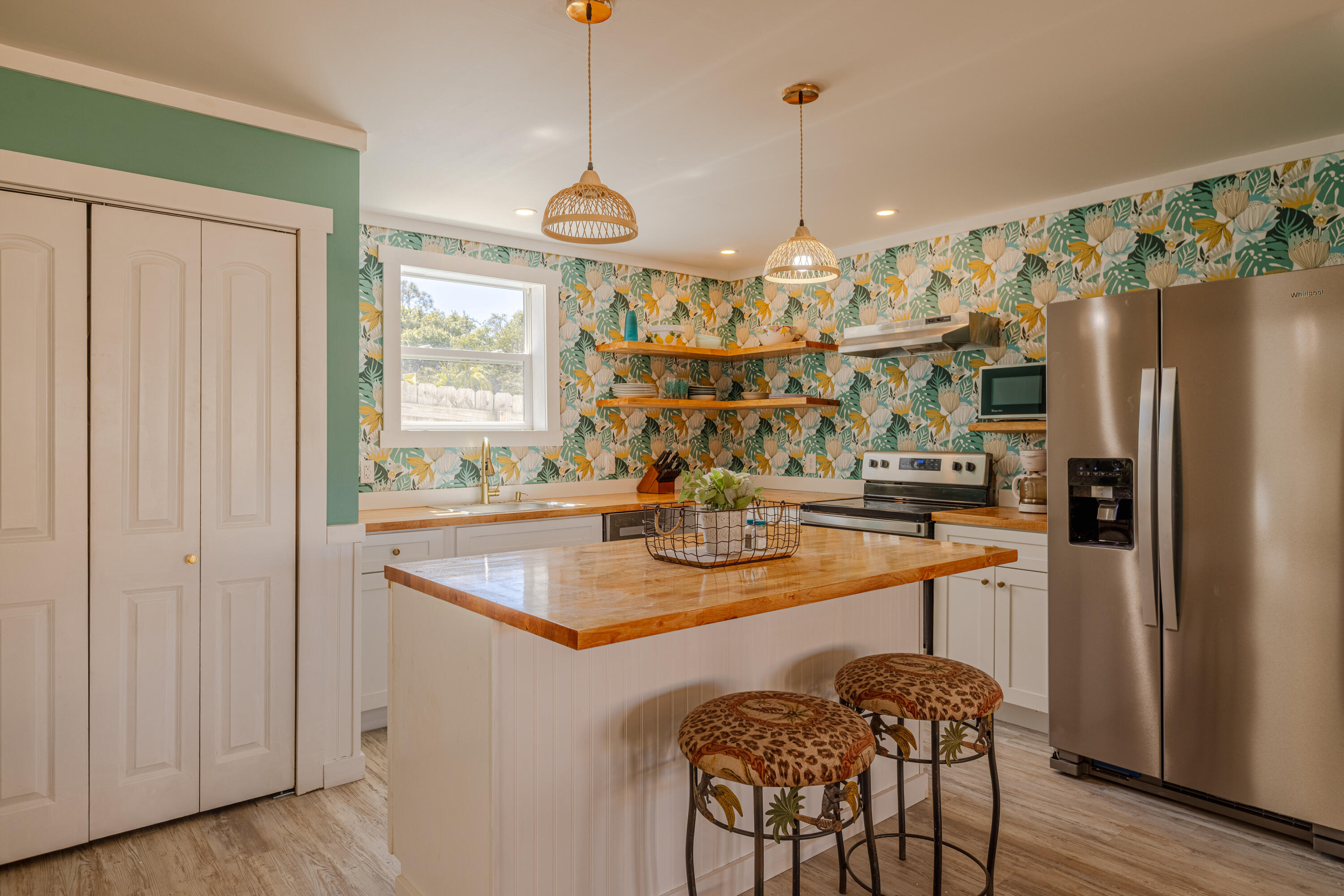 LAGUNA BEACH ESTATES 4TH ADDN - Residential