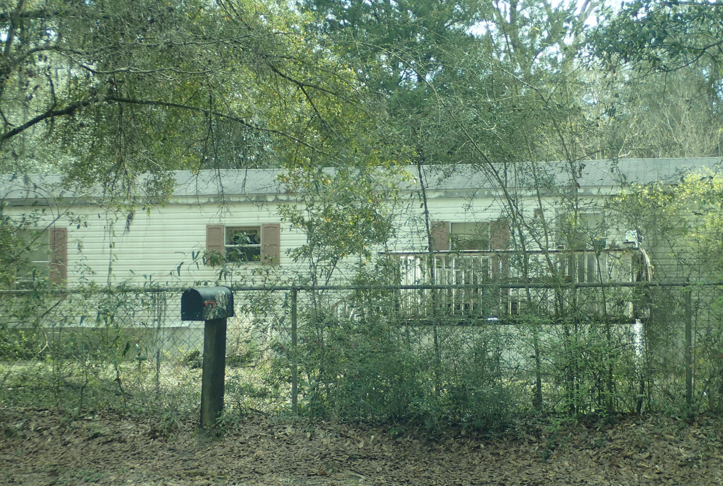This Auction REO home is located just minutes from Baker, Holt and Crestview. At 1200+ square feet, this home has 3 bedrooms 2 baths, was built in 1985 and rests on .72 acres. Sellers asking price is $48900