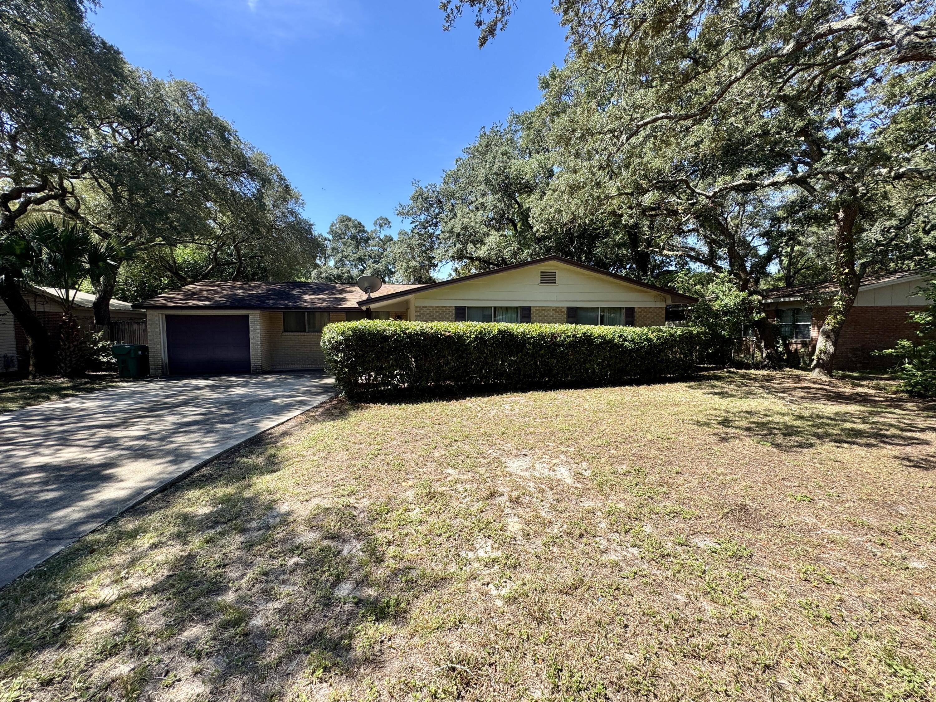 COLONY ESTATES - Residential Lease