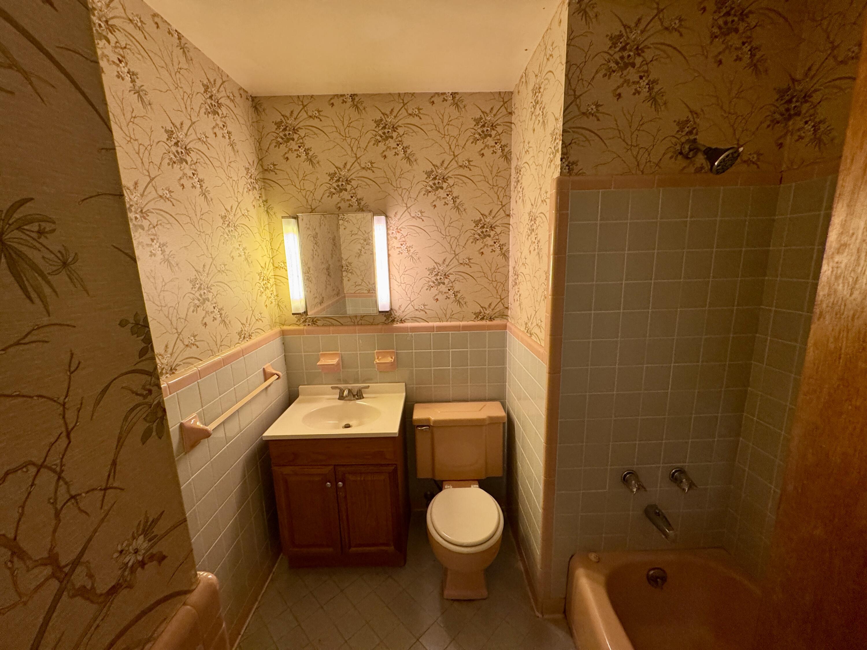 COLONY ESTATES - Residential Lease