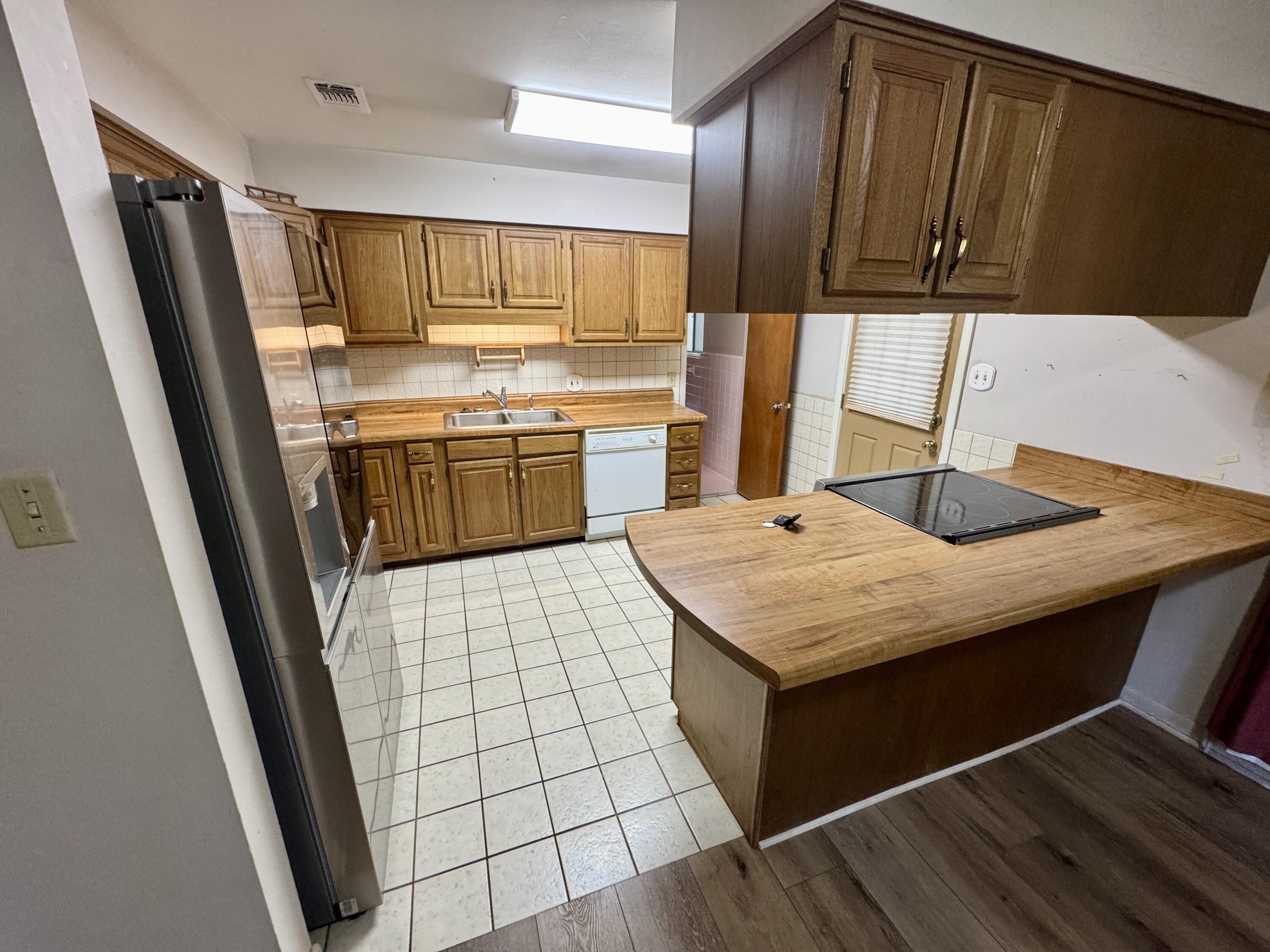 COLONY ESTATES - Residential Lease