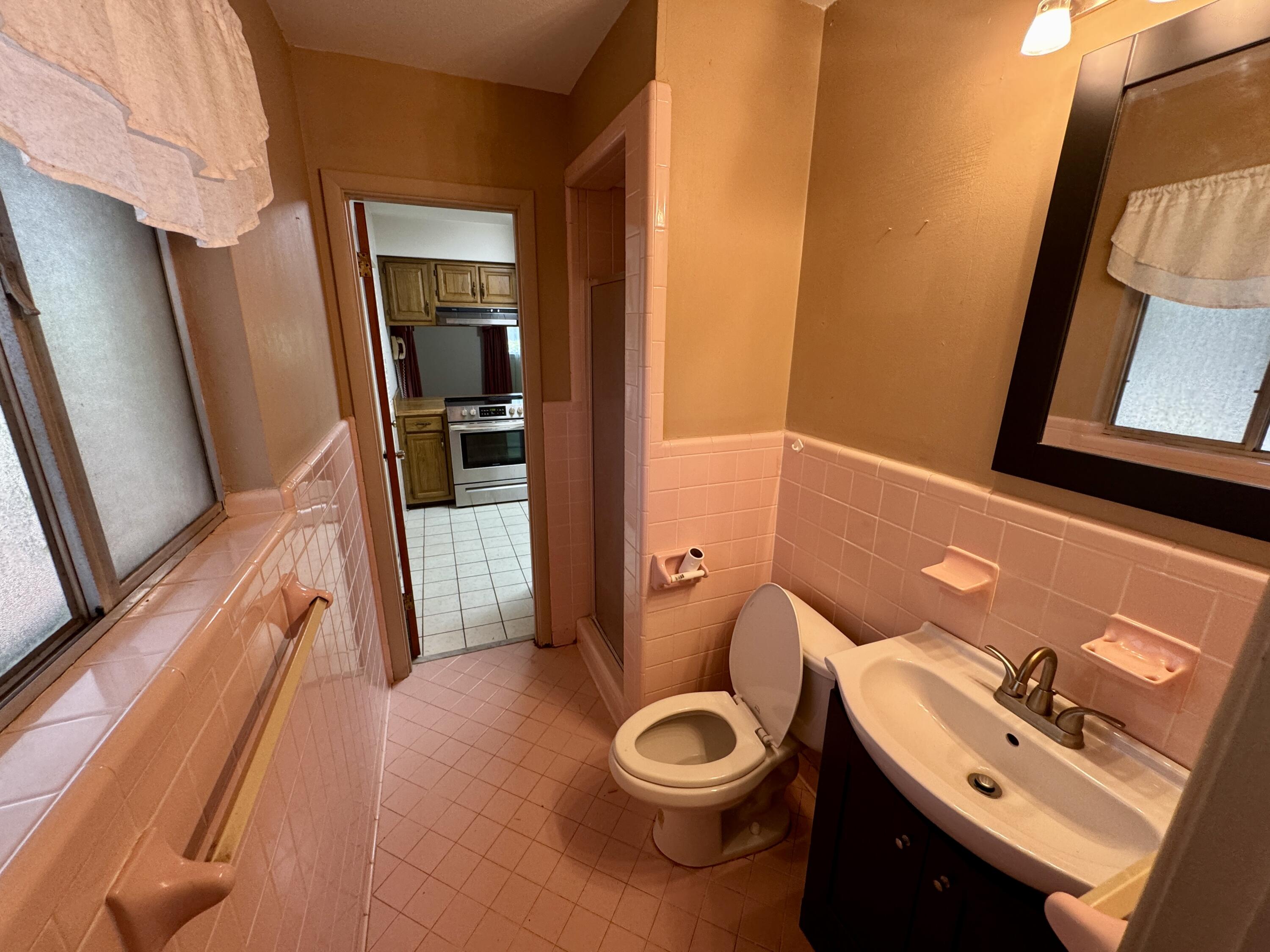 COLONY ESTATES - Residential Lease