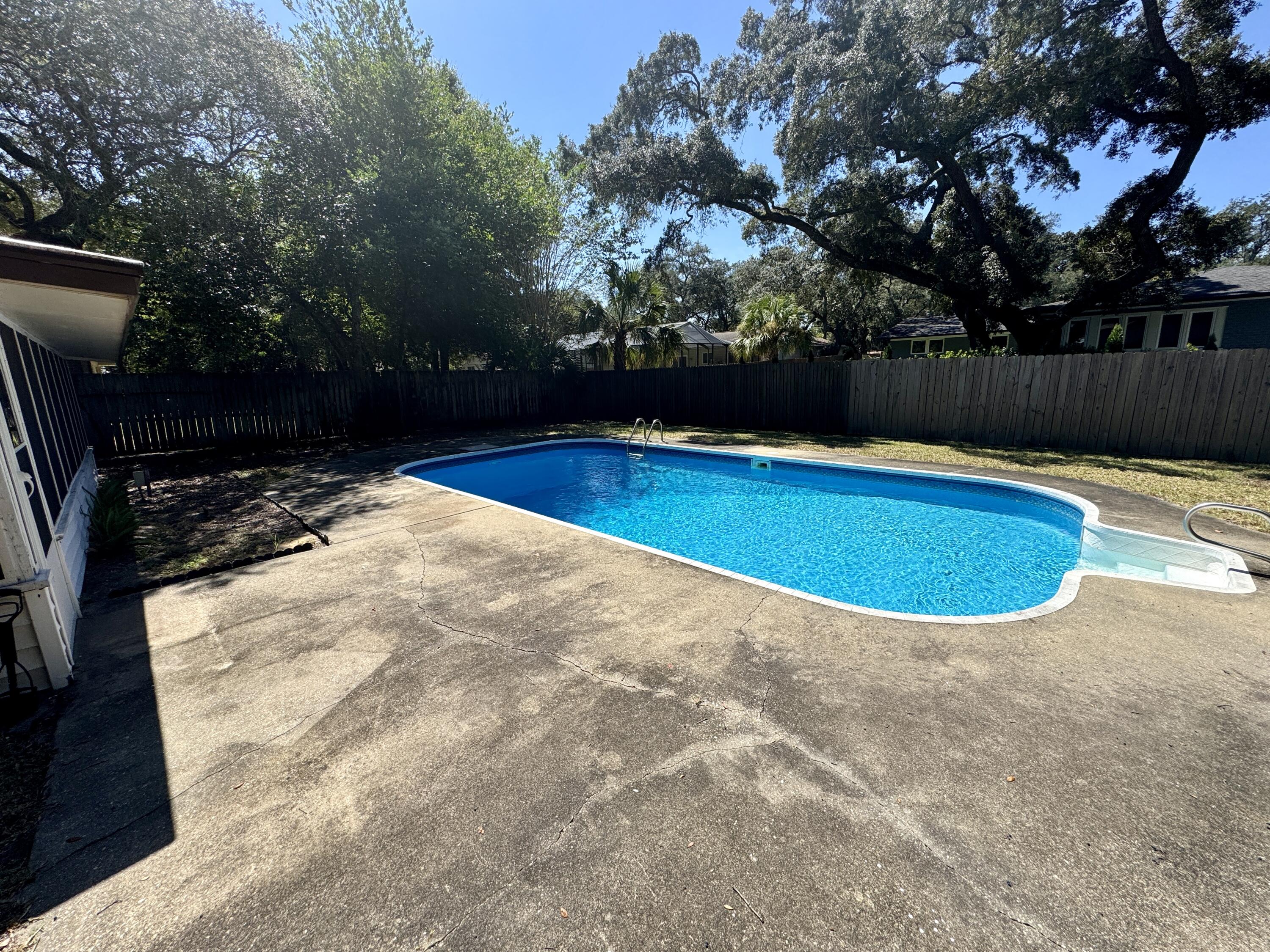 3 Bedroom 2 Bath home with a pool...Convenient location to both Eglin AFB and Hurlburt Field. Five minutes to Lowes and Walmart and 10 minutes to beaches. Public boat launch on Pocahontas Drive one street over. Pool service is included in the rent. Pets considered on case by case basis.
