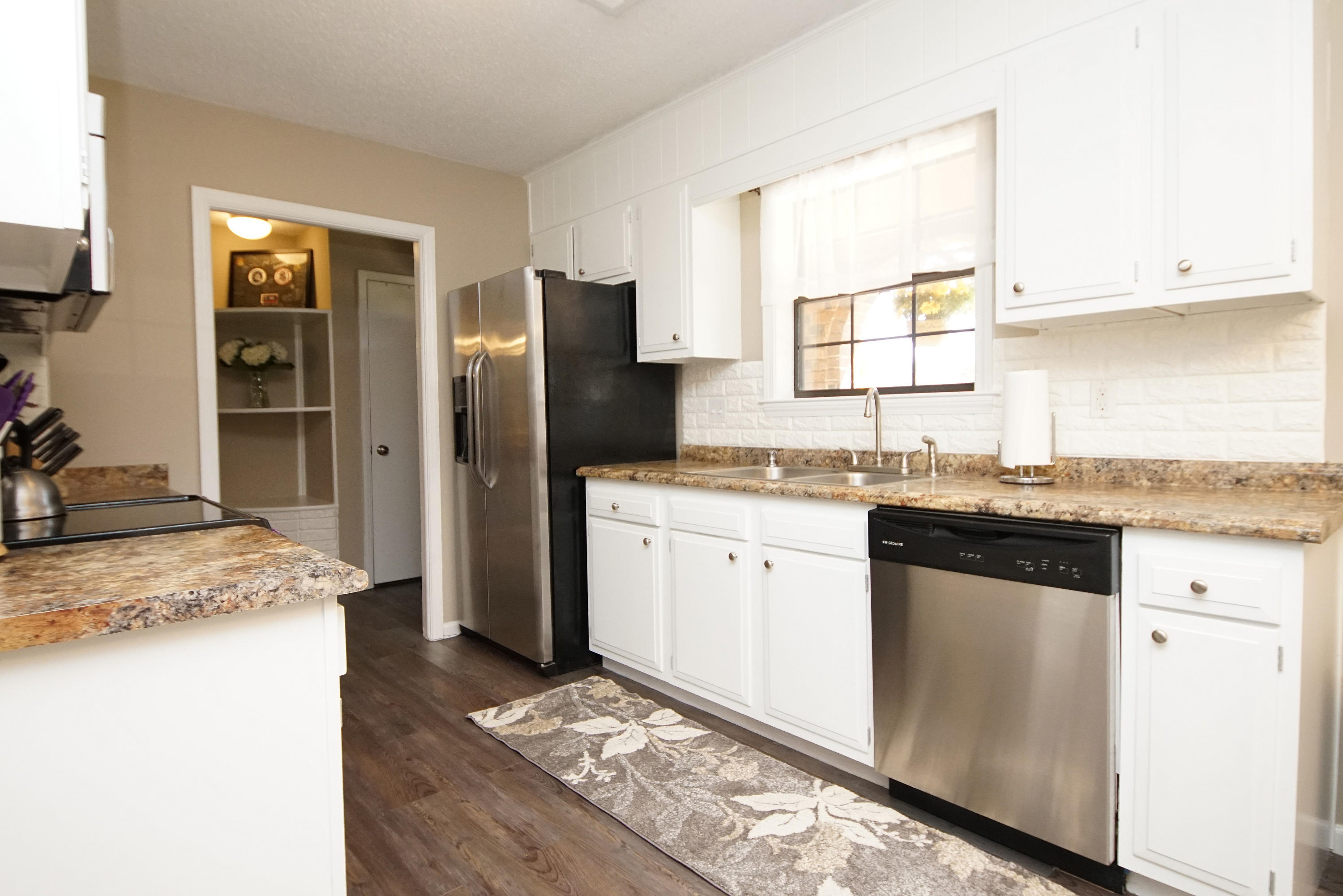 FOREST MANOR - Residential