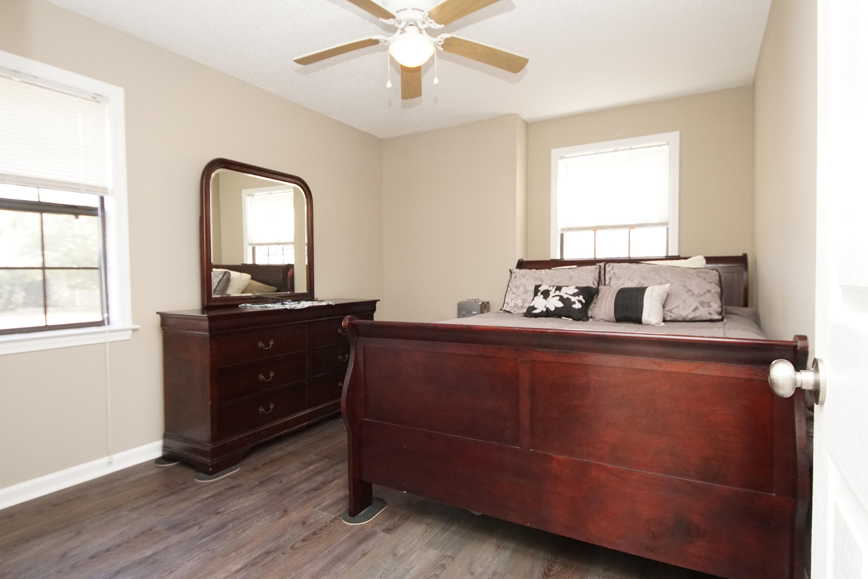 FOREST MANOR - Residential