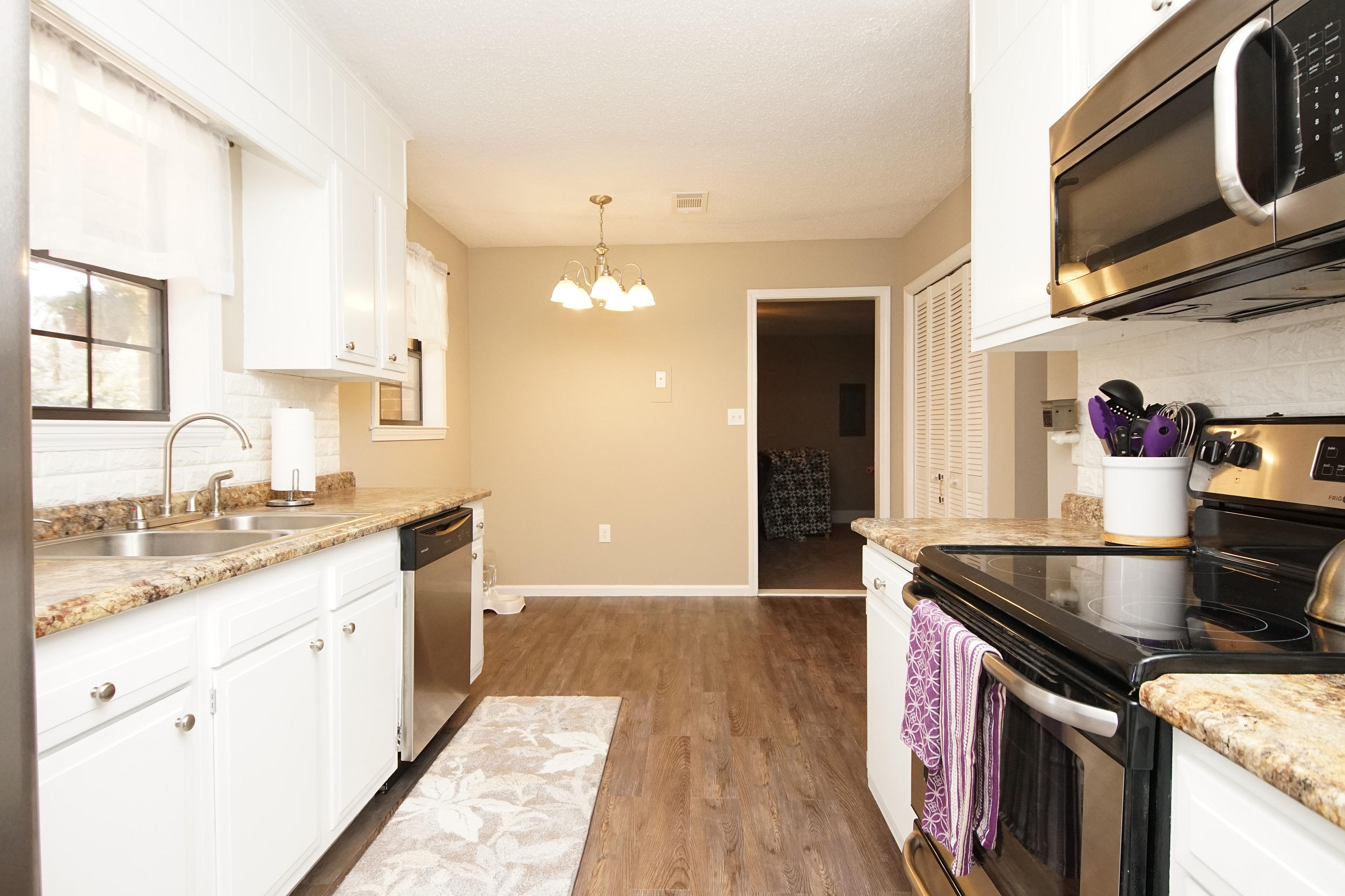 FOREST MANOR - Residential