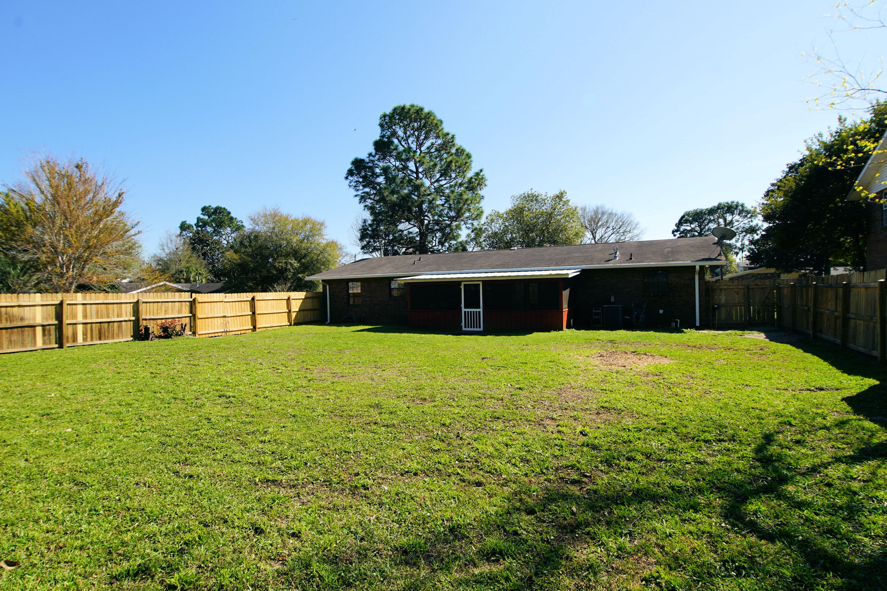 FOREST MANOR - Residential