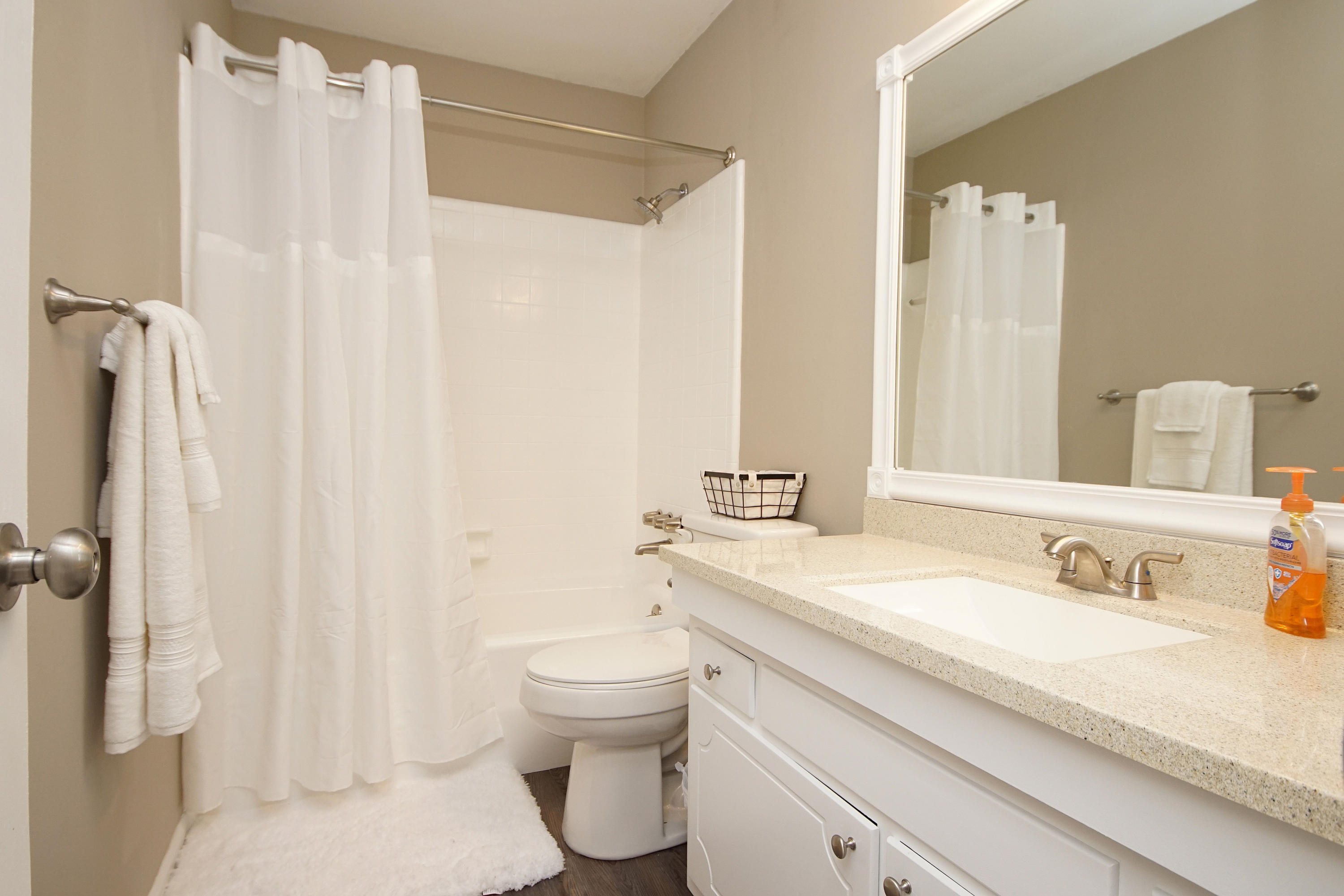 FOREST MANOR - Residential