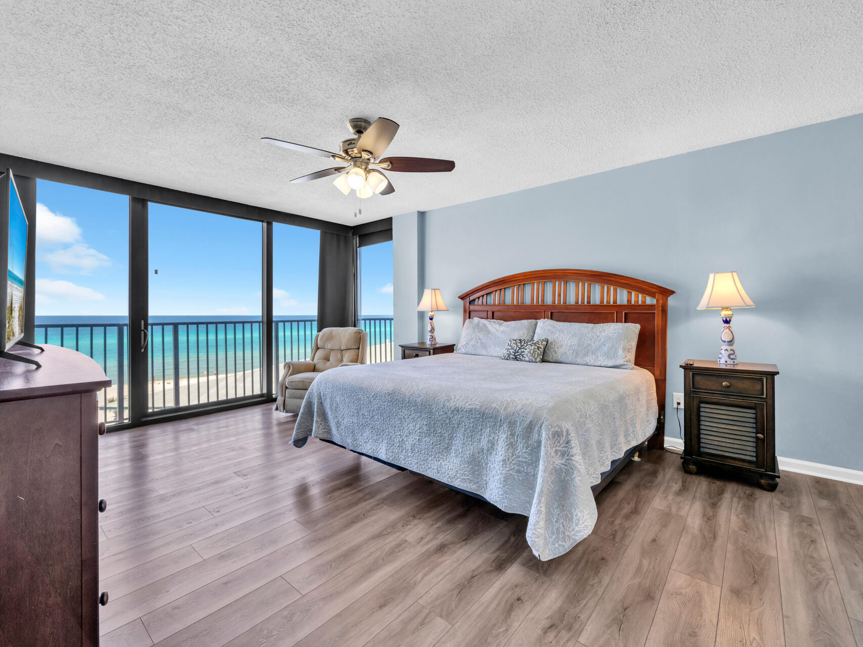 SEACHASE CONDO - Residential