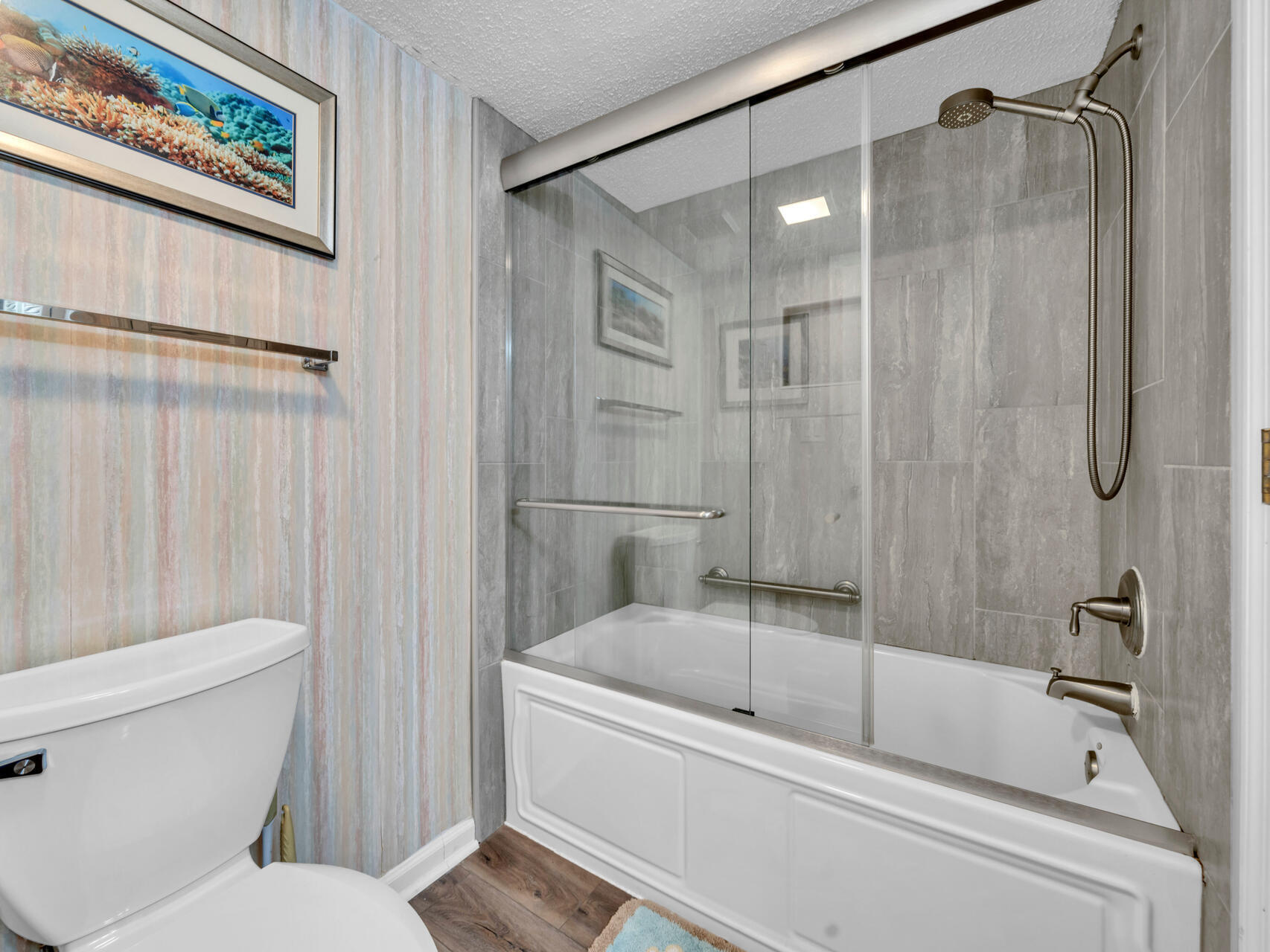 SEACHASE CONDO - Residential