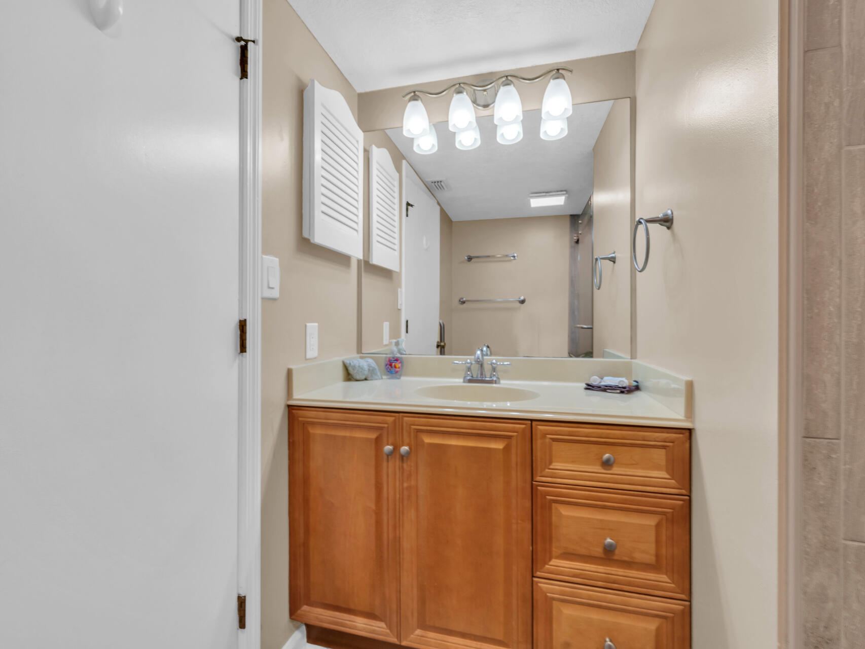 SEACHASE CONDO - Residential