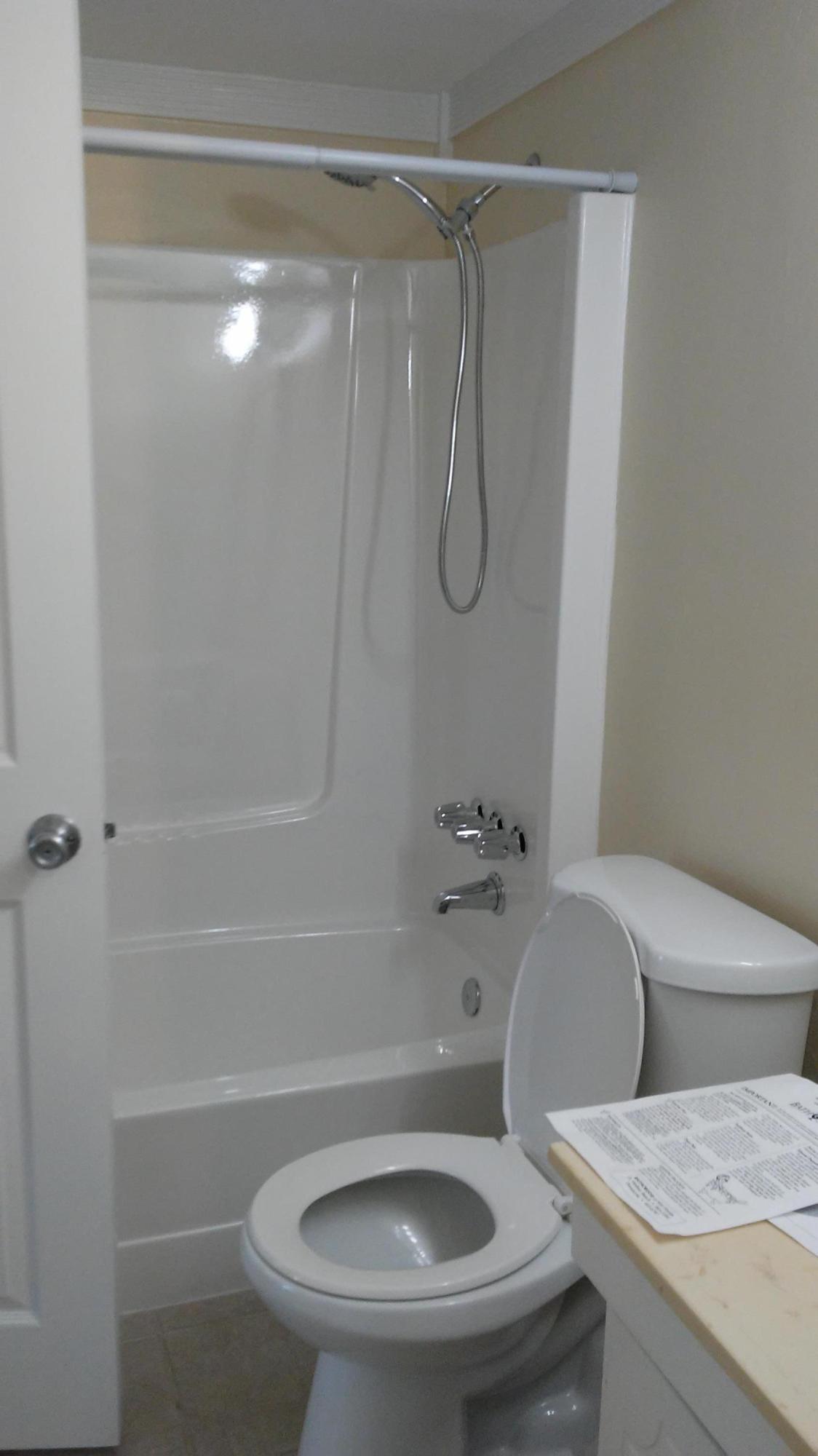 EMERALD ISLE - Residential Lease