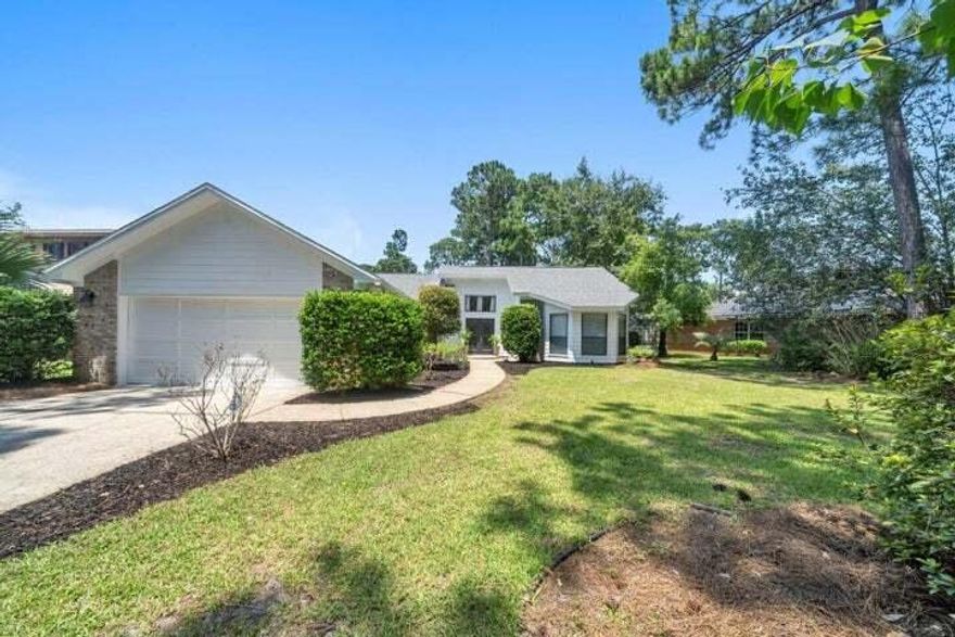 Elegant 3 bedroom, 2 bath home with 2115 sqft and unobstructed views of the 3rd green and the Fairway of the Bluewater Bay Golf Course in the Saint Andrews Village Subdivision! Utilities and internet are the tenant's responsibility, pets allowed with restrictions, no smoking or vaping, 1 year lease, must have excellent rental and employment history, clean credit, non refundable cleaning fee upon vacating. Please allow 1-3 business days for repairs, tenant to verify all information.