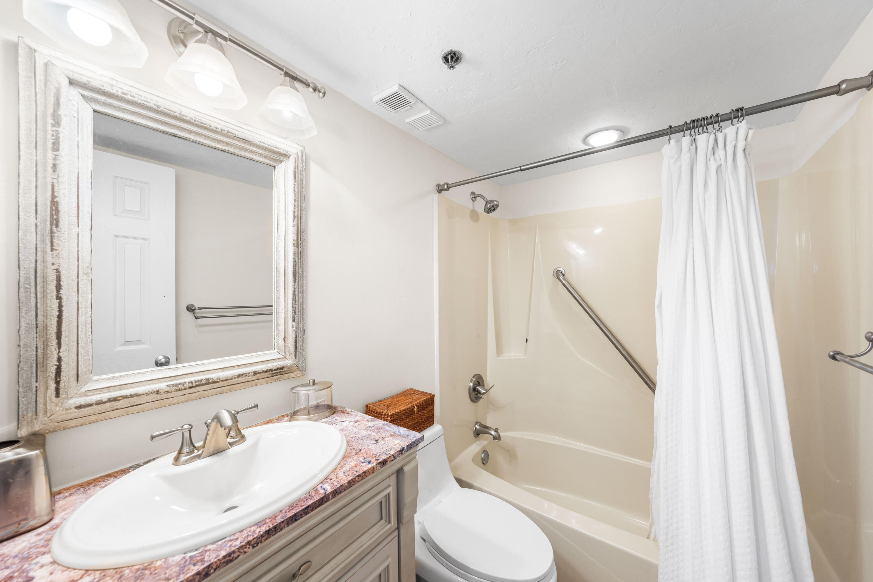 ONE SEAGROVE PLACE CONDO - Residential