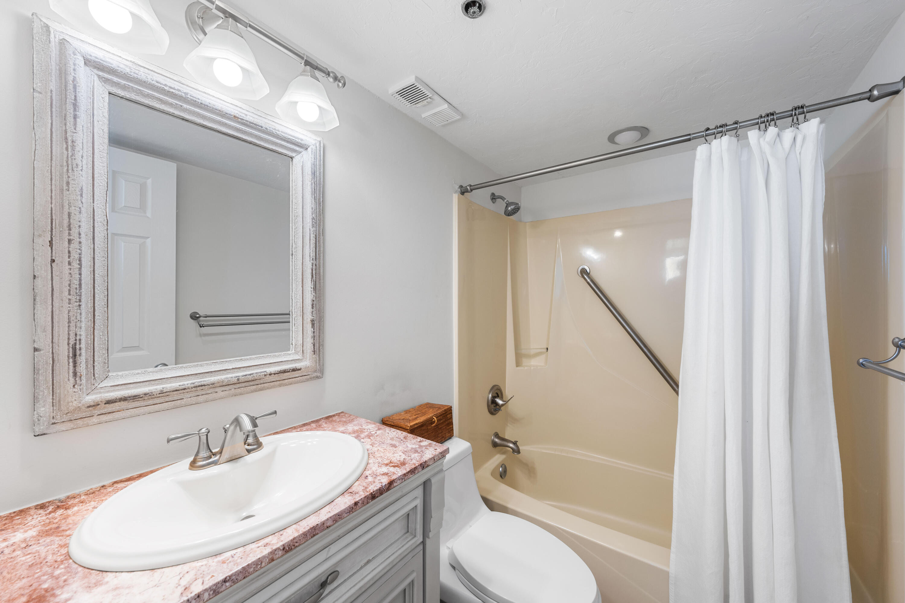 ONE SEAGROVE PLACE CONDO - Residential