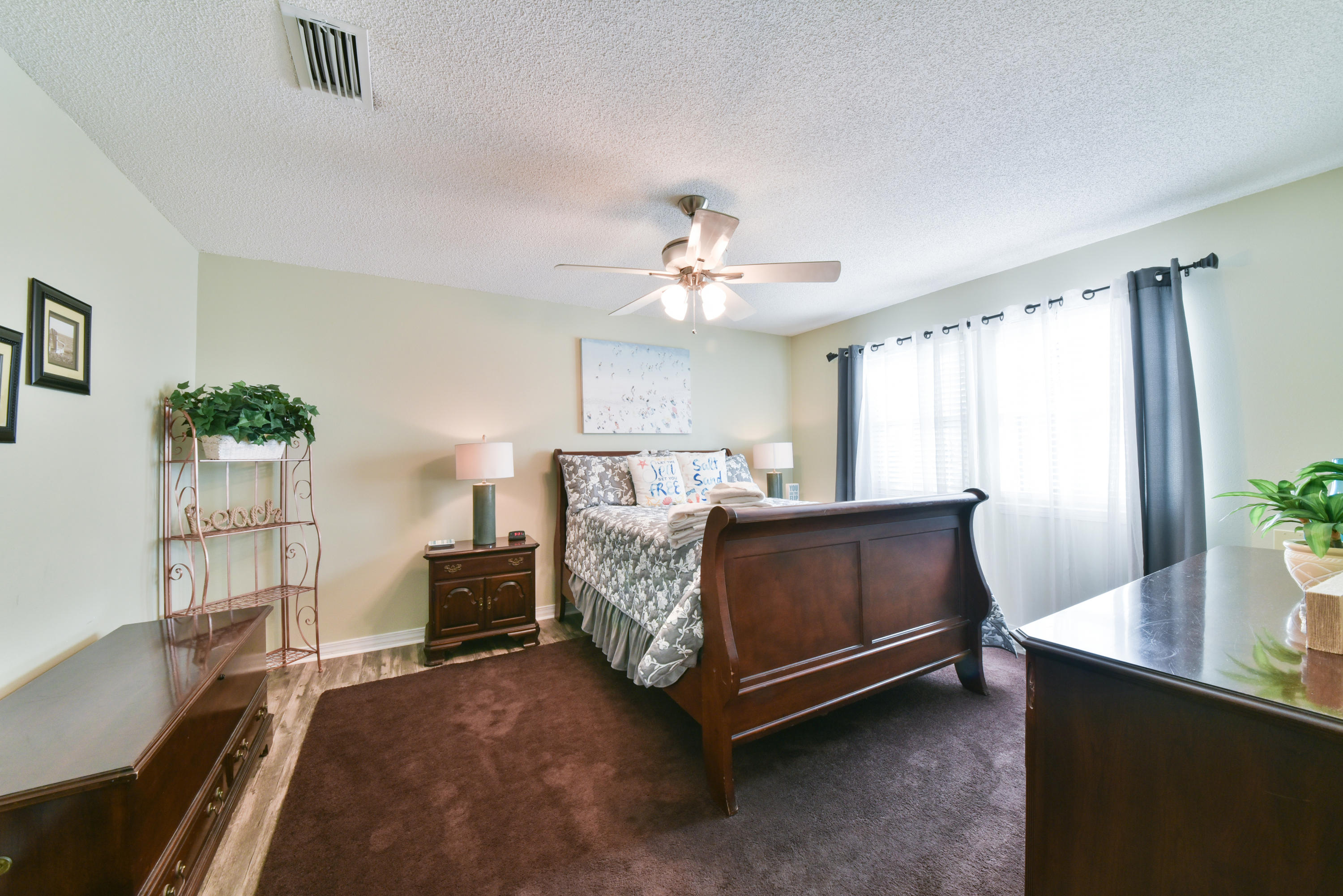 BEACHVIEW CONDOMINIUM - Residential