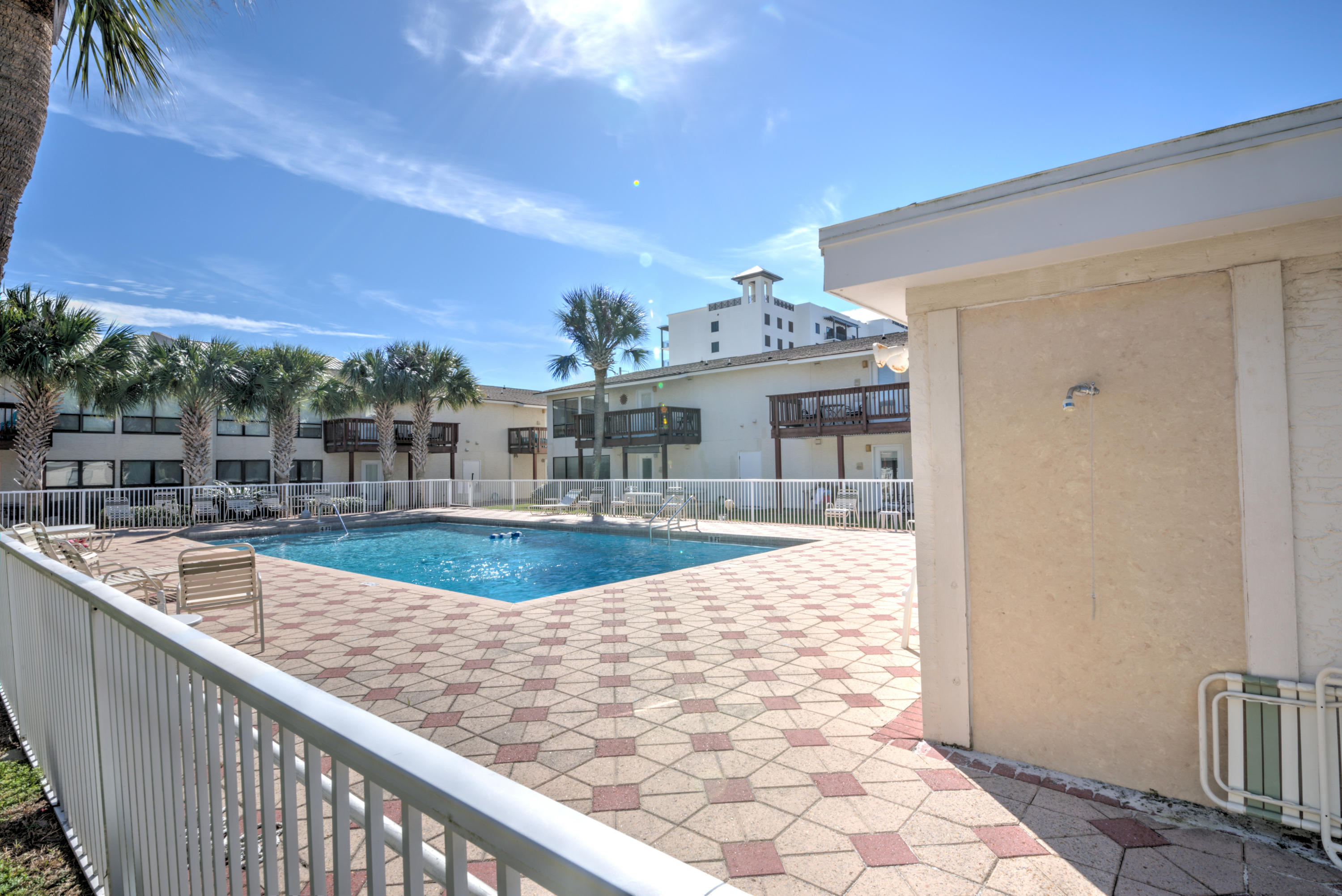 BEACHVIEW CONDOMINIUM - Residential