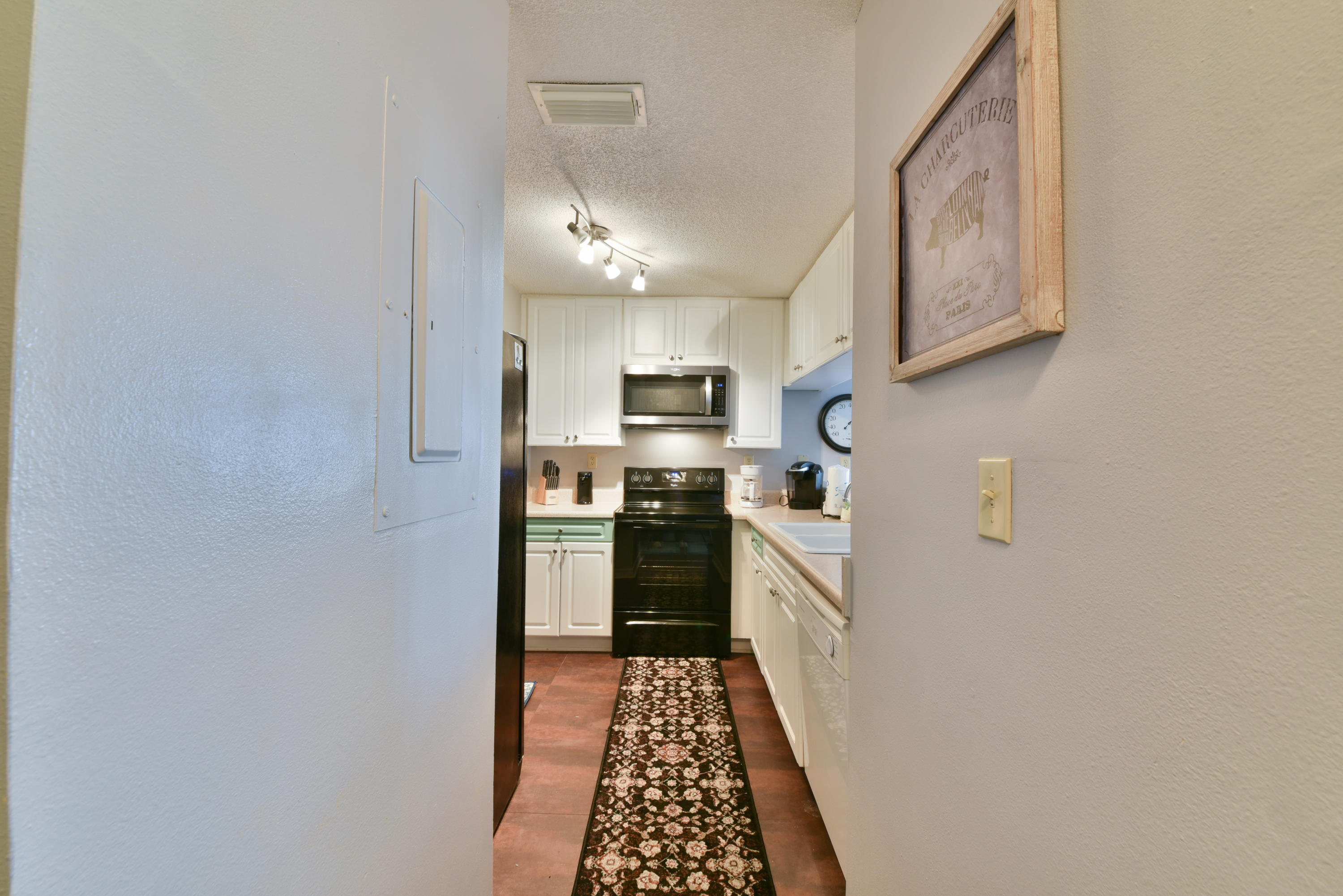 BEACHVIEW CONDOMINIUM - Residential