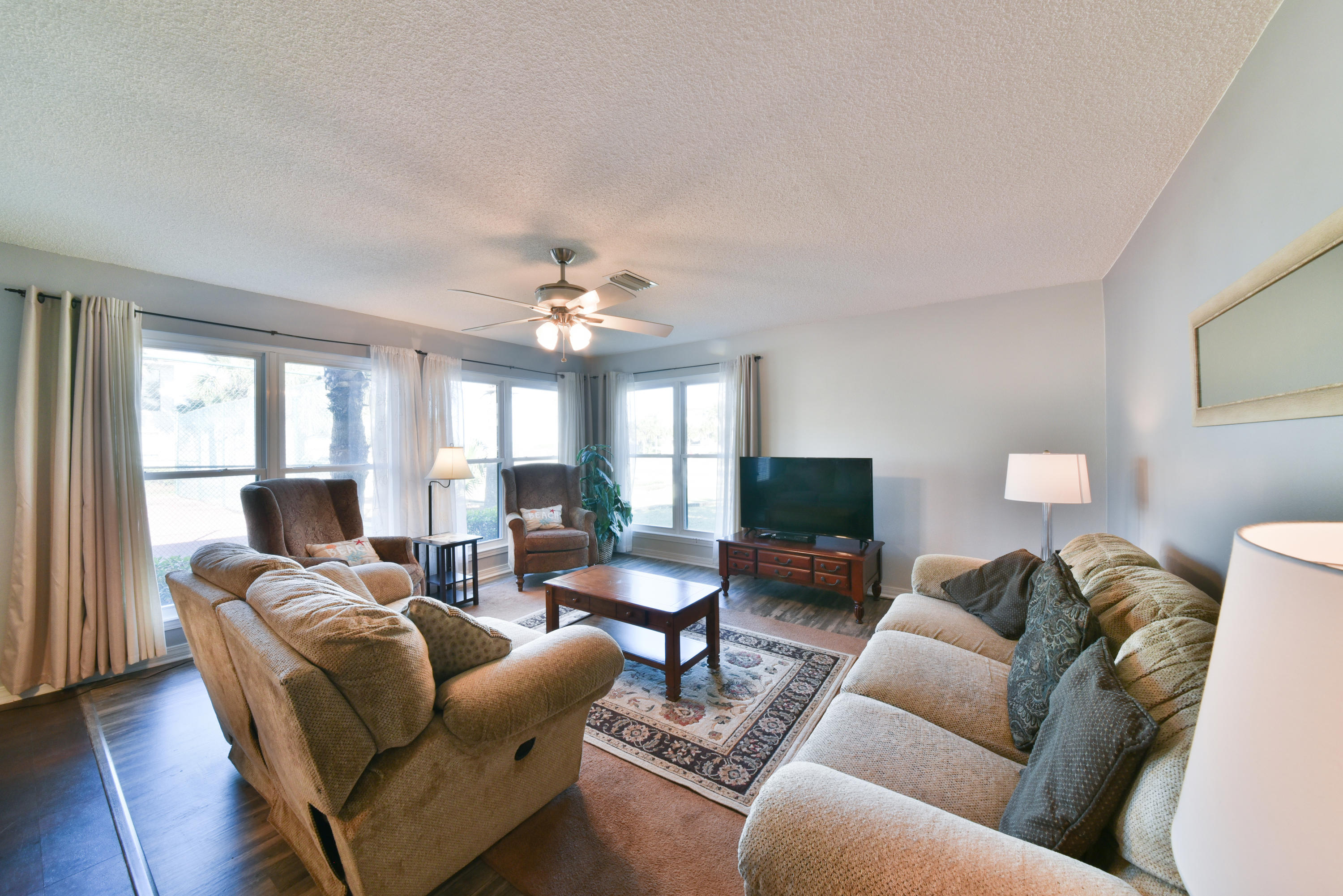 BEACHVIEW CONDOMINIUM - Residential