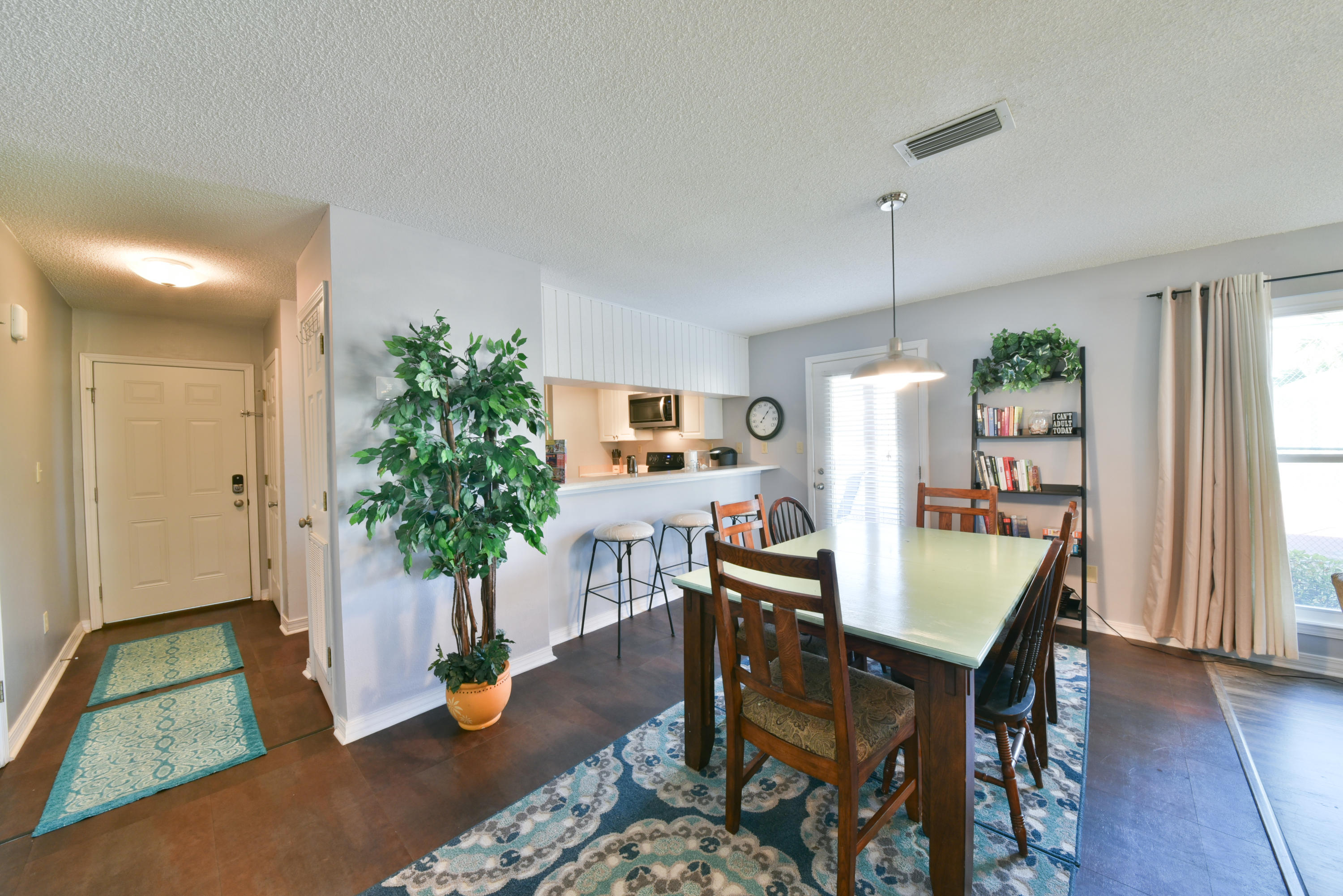 BEACHVIEW CONDOMINIUM - Residential