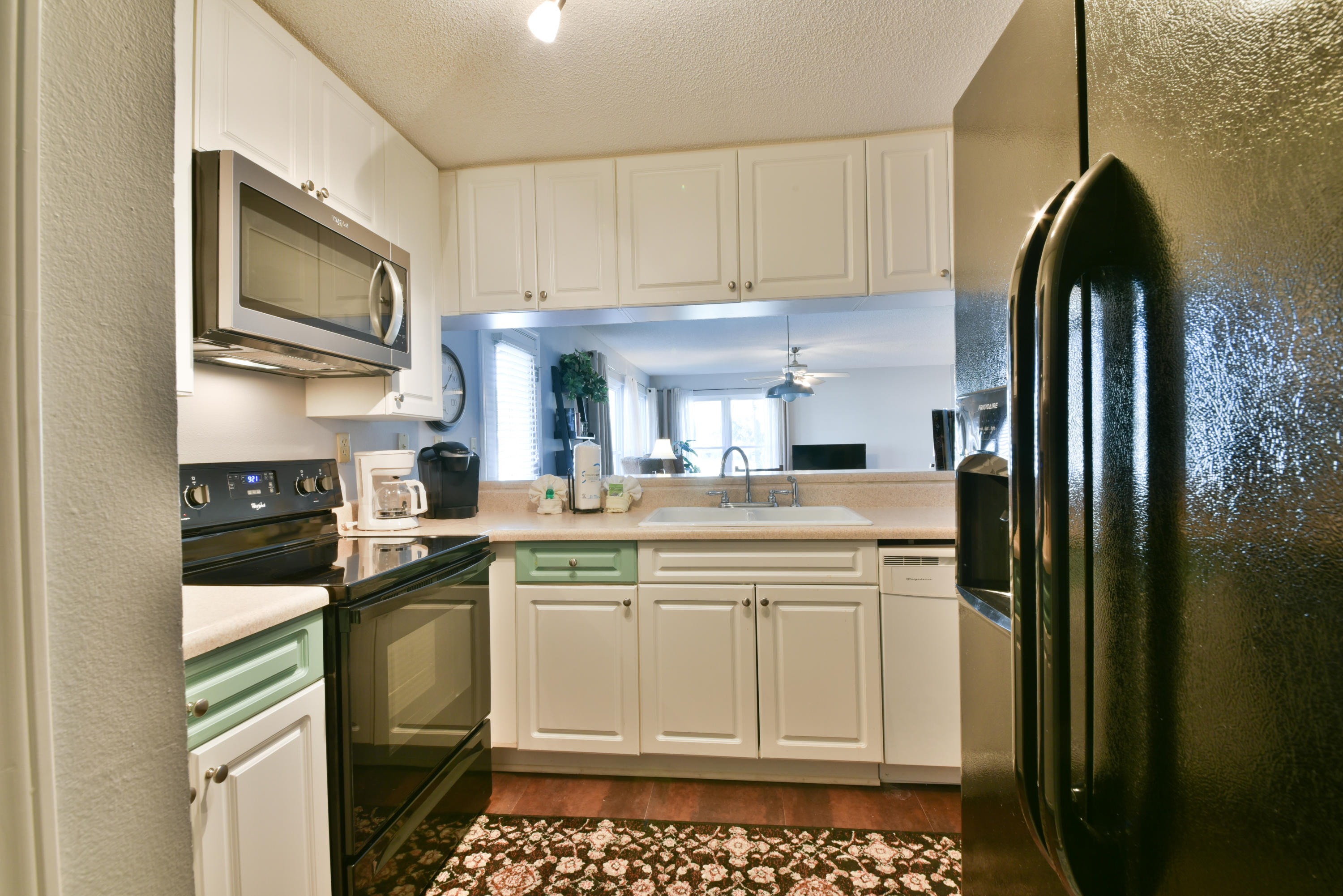 BEACHVIEW CONDOMINIUM - Residential