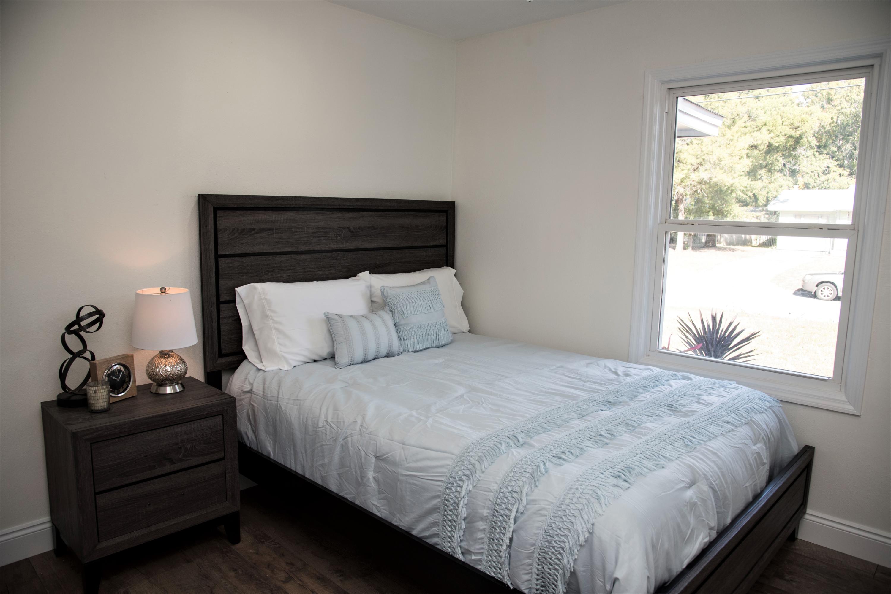 RE S/D VALP PLAT #15 LOT 6 BLK 1 - Residential