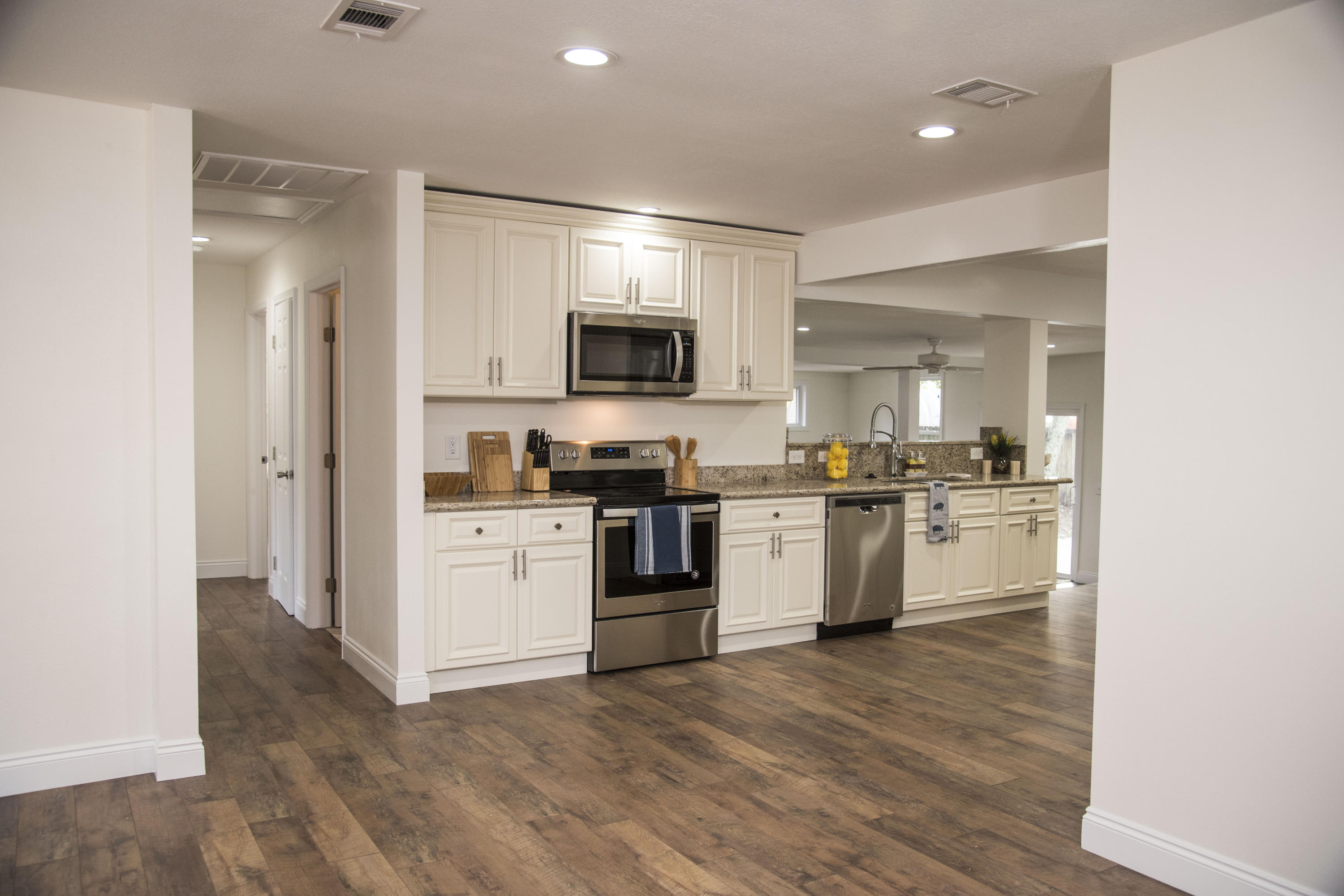 RE S/D VALP PLAT #15 LOT 6 BLK 1 - Residential