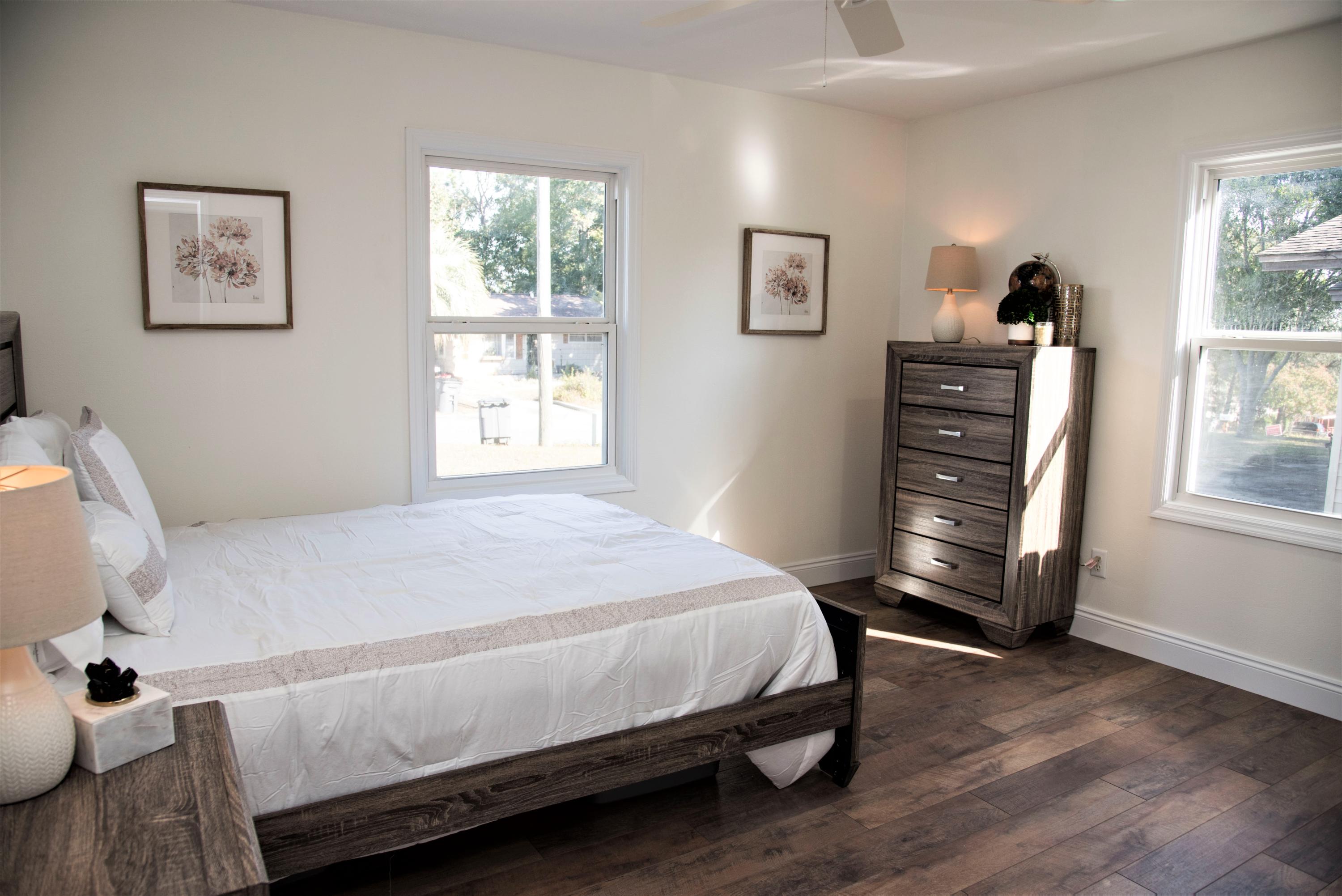 RE S/D VALP PLAT #15 LOT 6 BLK 1 - Residential