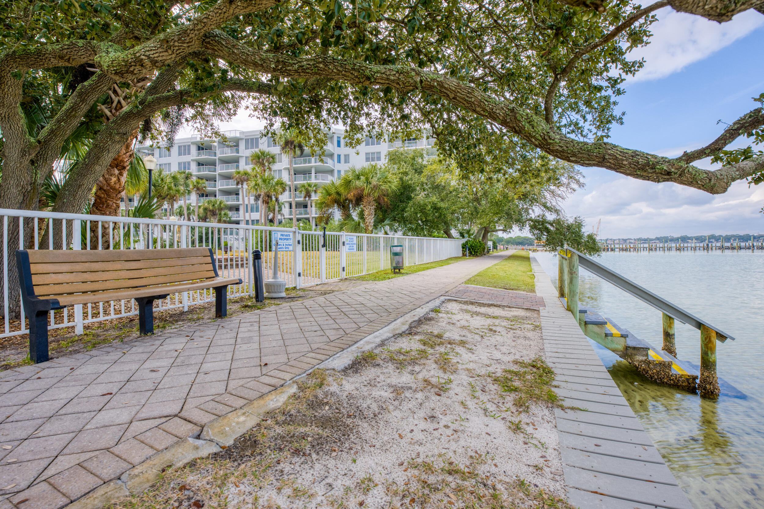 DESTIN WEST BEACH & BAY RESORT-GULFSIDE - Residential