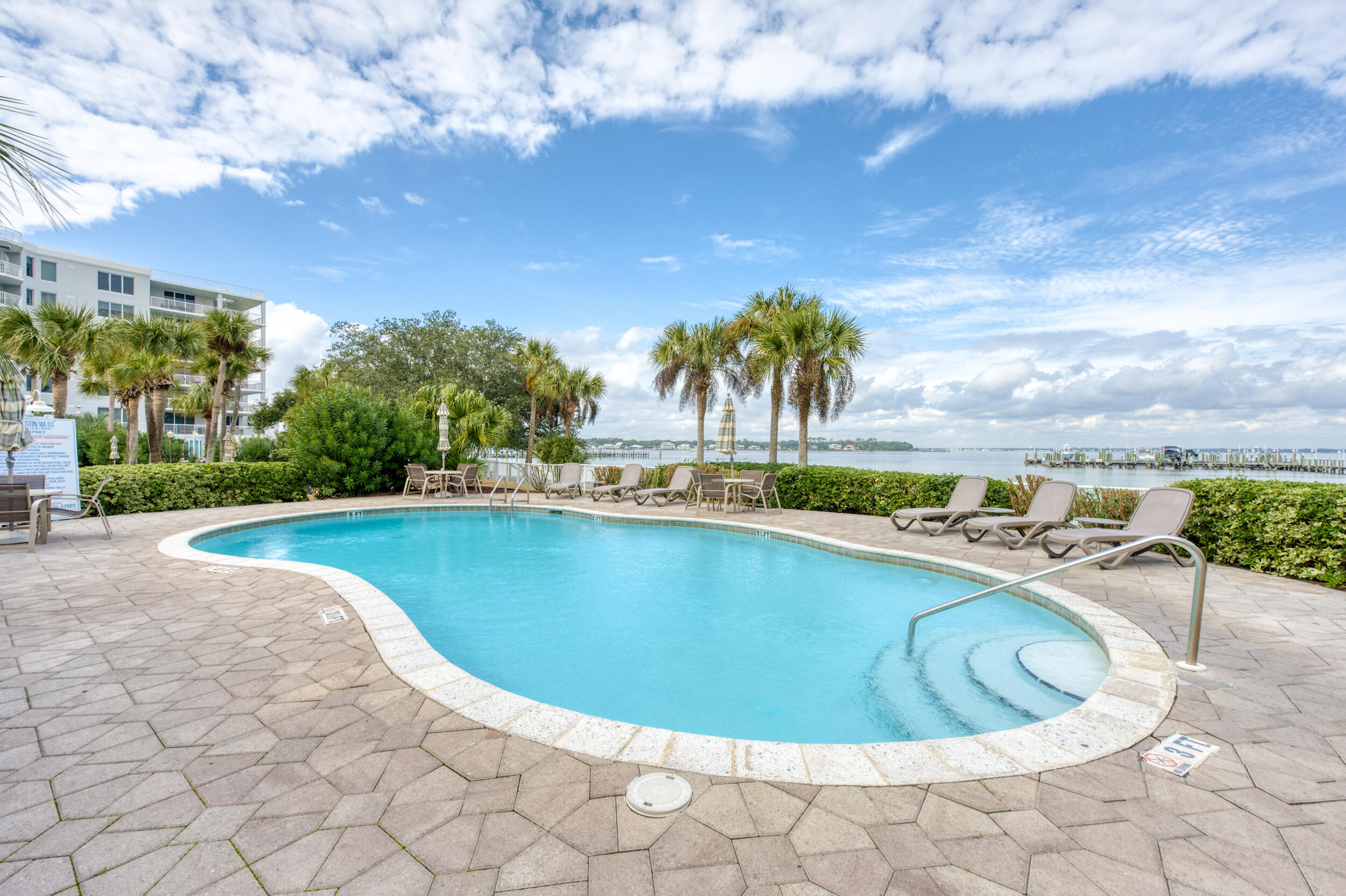 DESTIN WEST BEACH & BAY RESORT-GULFSIDE - Residential