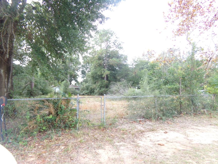Here is a large corner lot across from Northwood Elementary that is just waiting for your house plans~ You can also build a duplex, or flip the lots lines for 2 separate lots~ There is a water & sewer tap on the lot facing 4th Avenue~ Bring your contractor and blue prints~