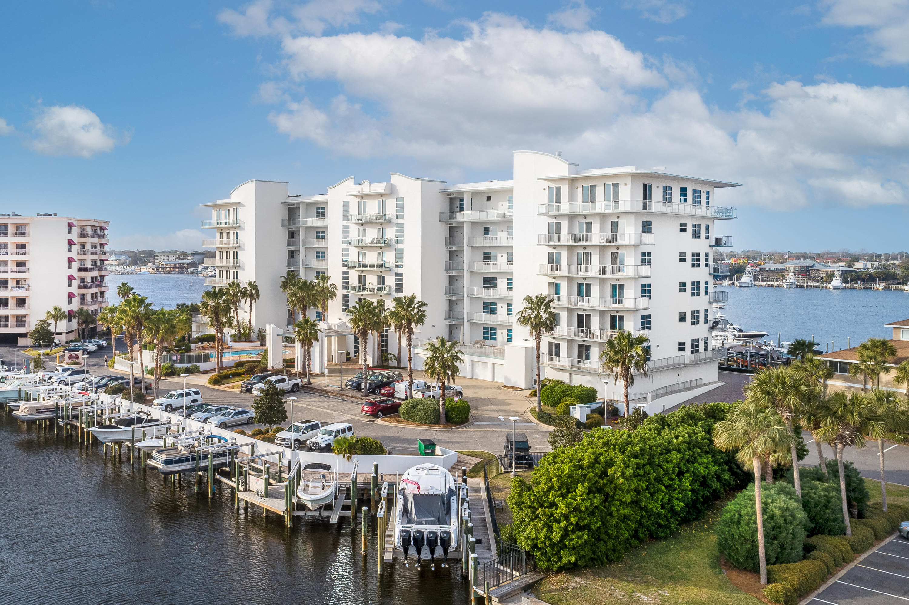 HARBOR LIGHTS - Residential