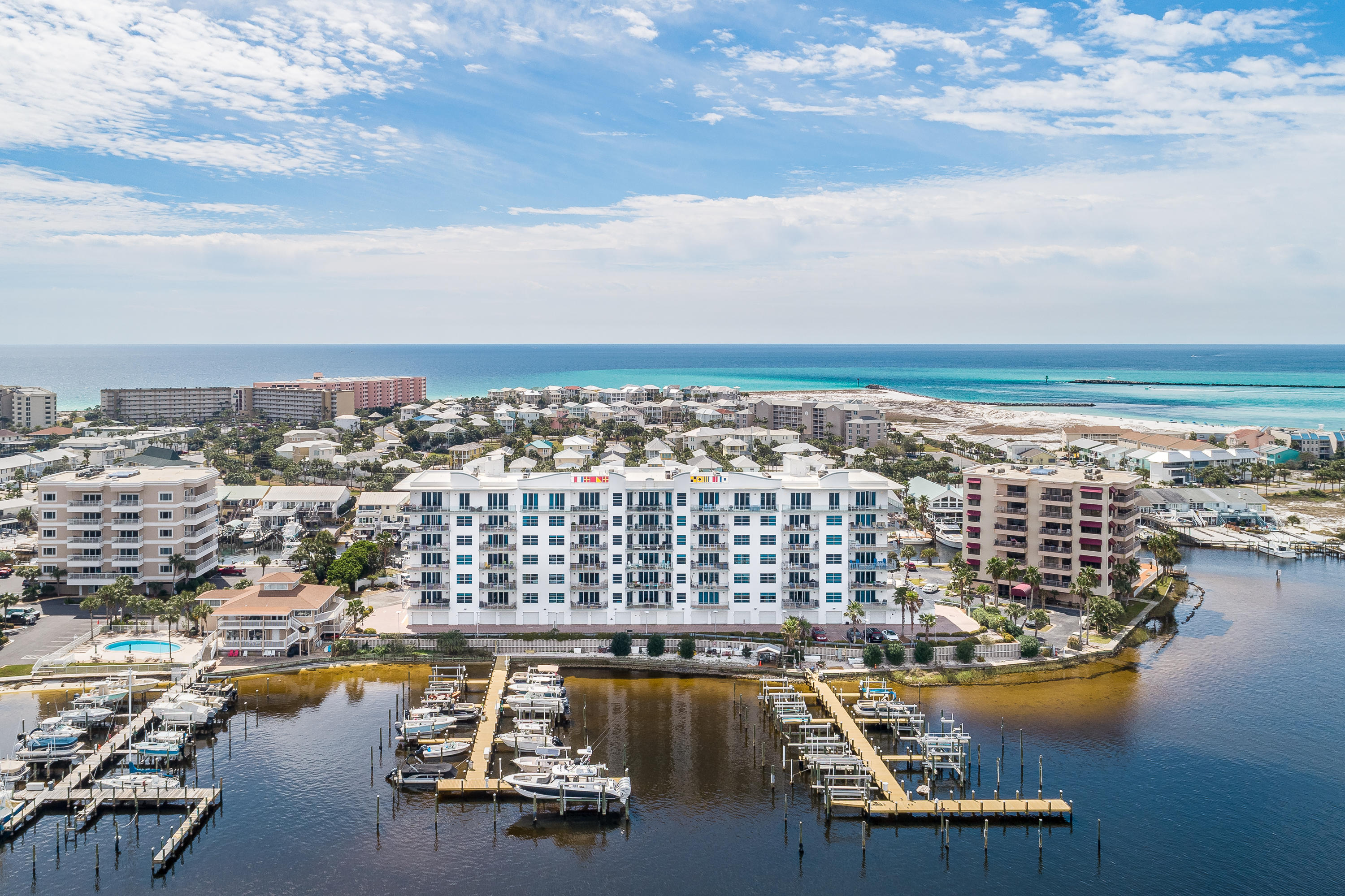 HARBOR LIGHTS - Residential