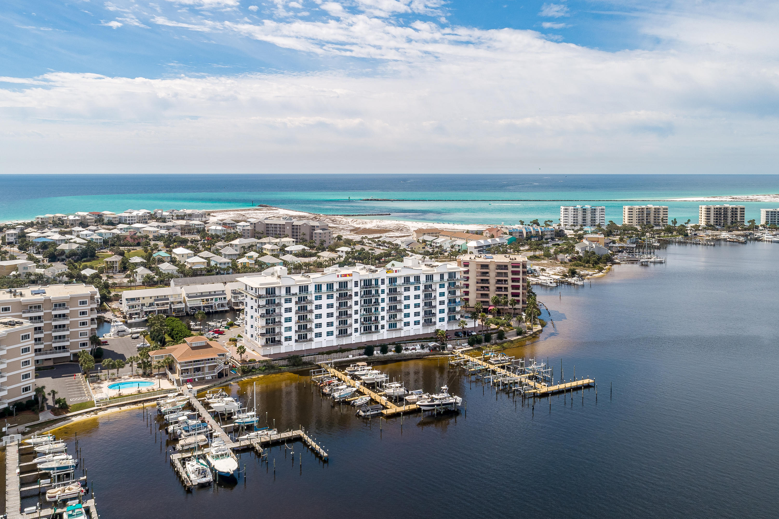 HARBOR LIGHTS - Residential