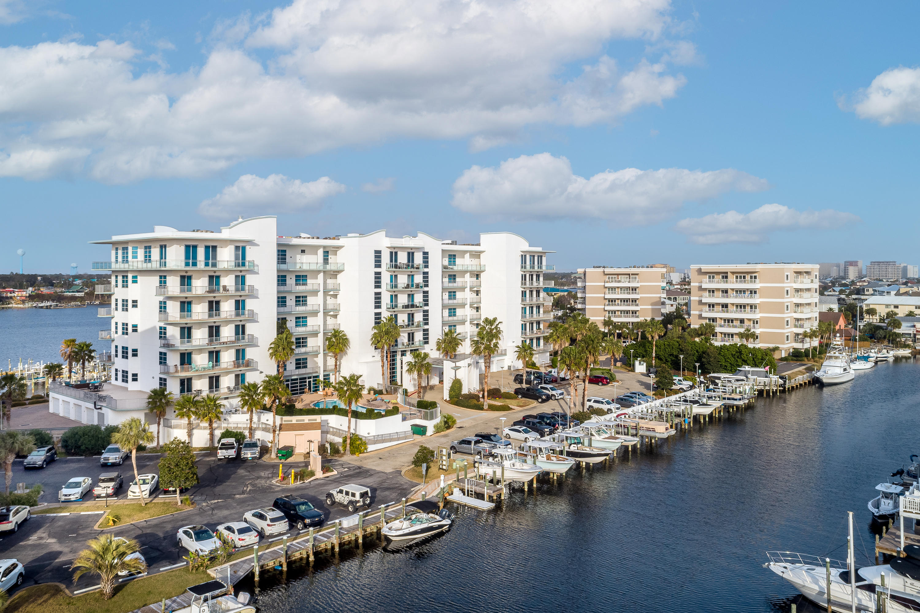 HARBOR LIGHTS - Residential