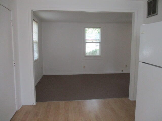 EDGEWATER APT - Residential Lease