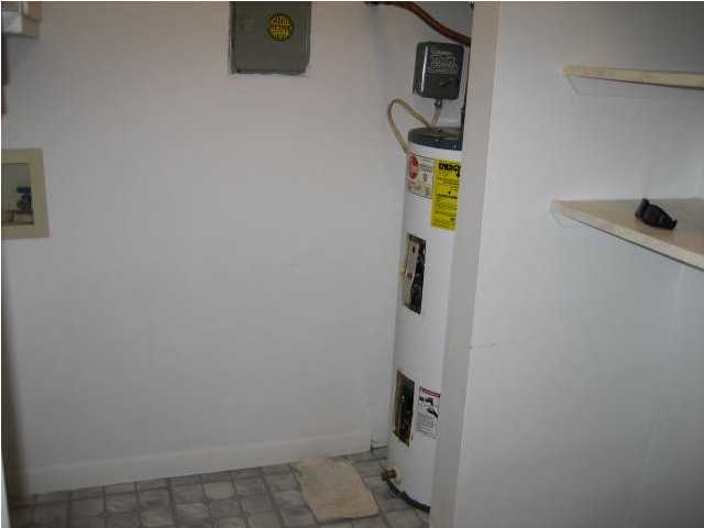 EDGEWATER APT - Residential Lease