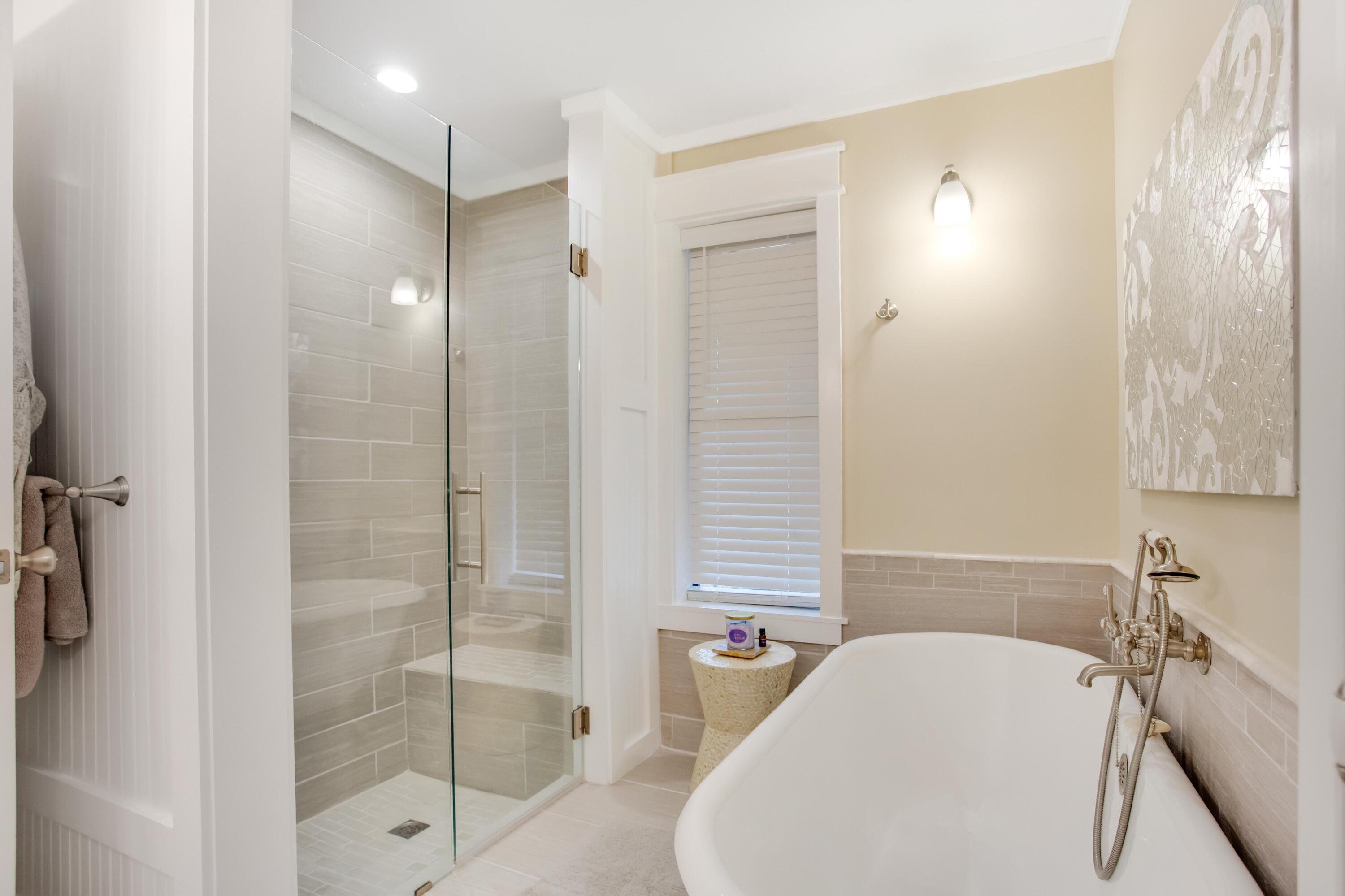 BAY MAGNOLIA - Residential