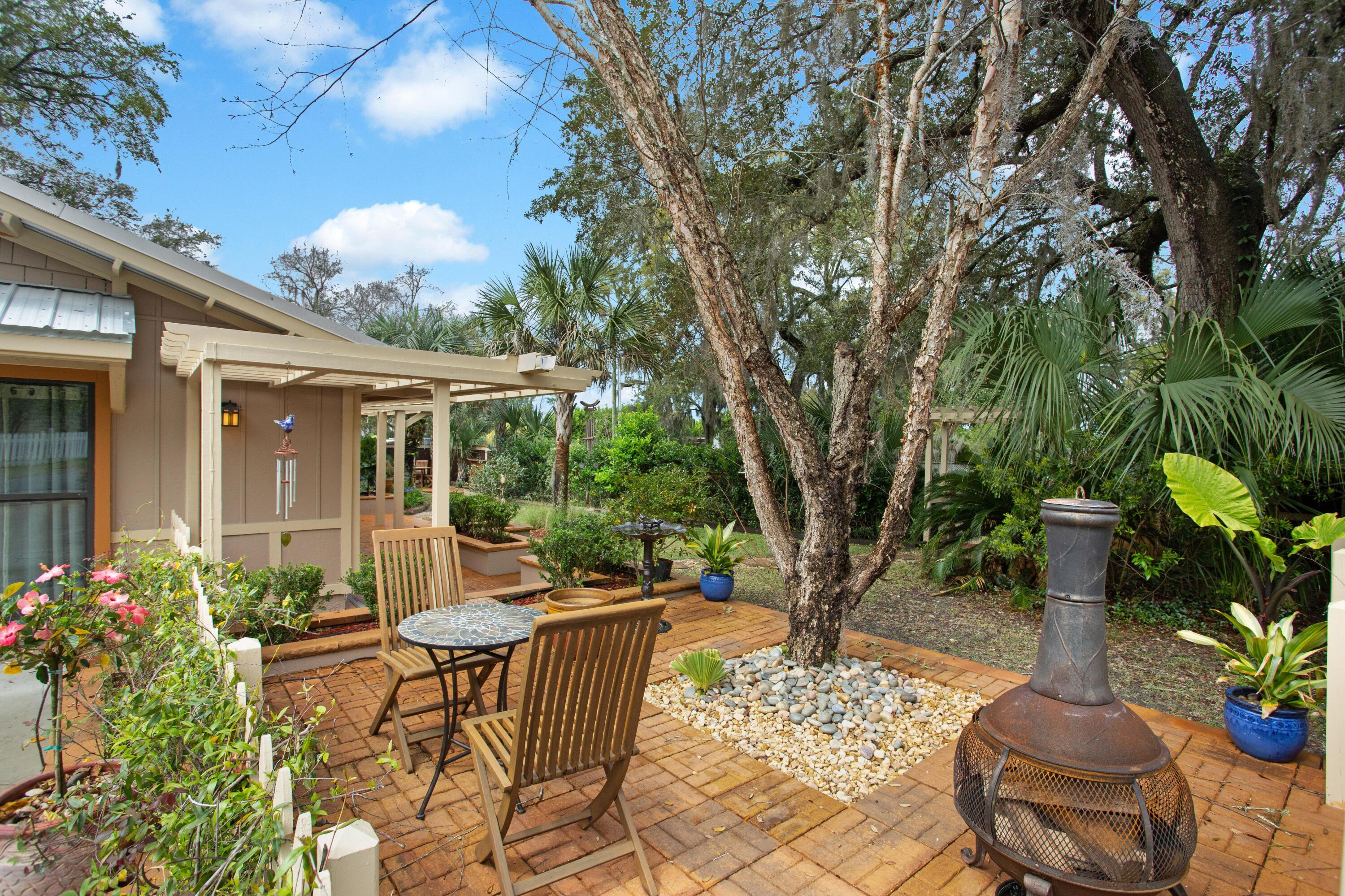 BAY MAGNOLIA - Residential